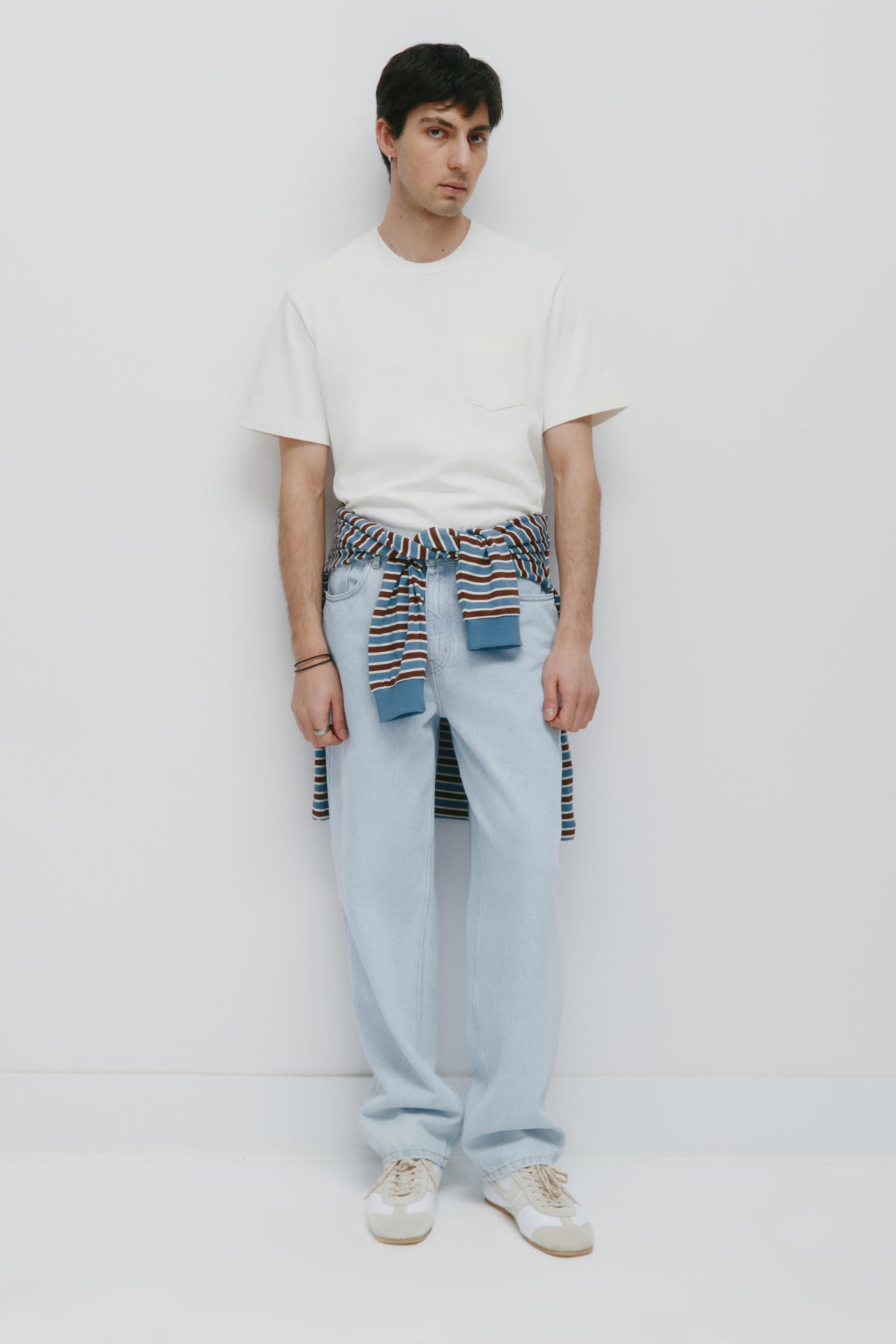 Model is 6’1” and is wearing a size M. 