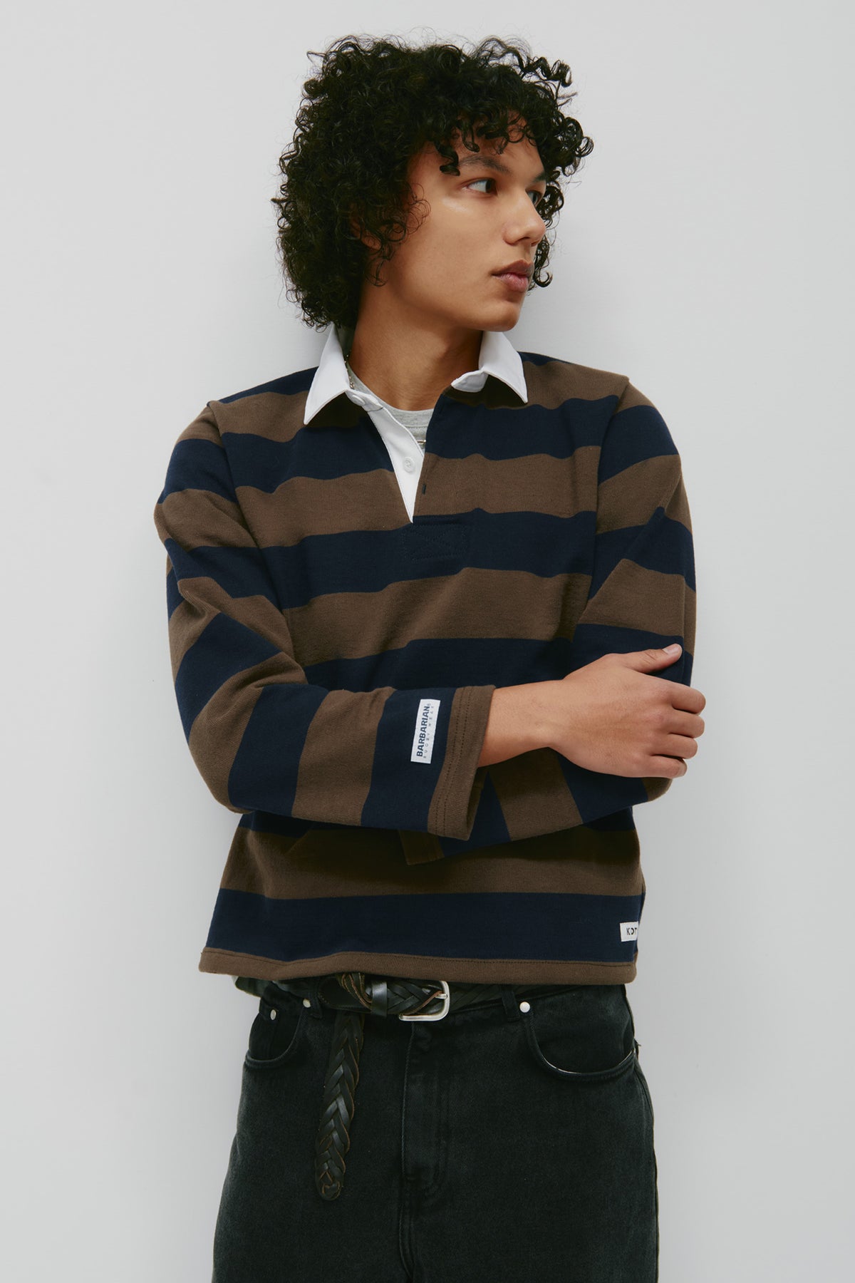 Model is 6’2” and is wearing a size XL.