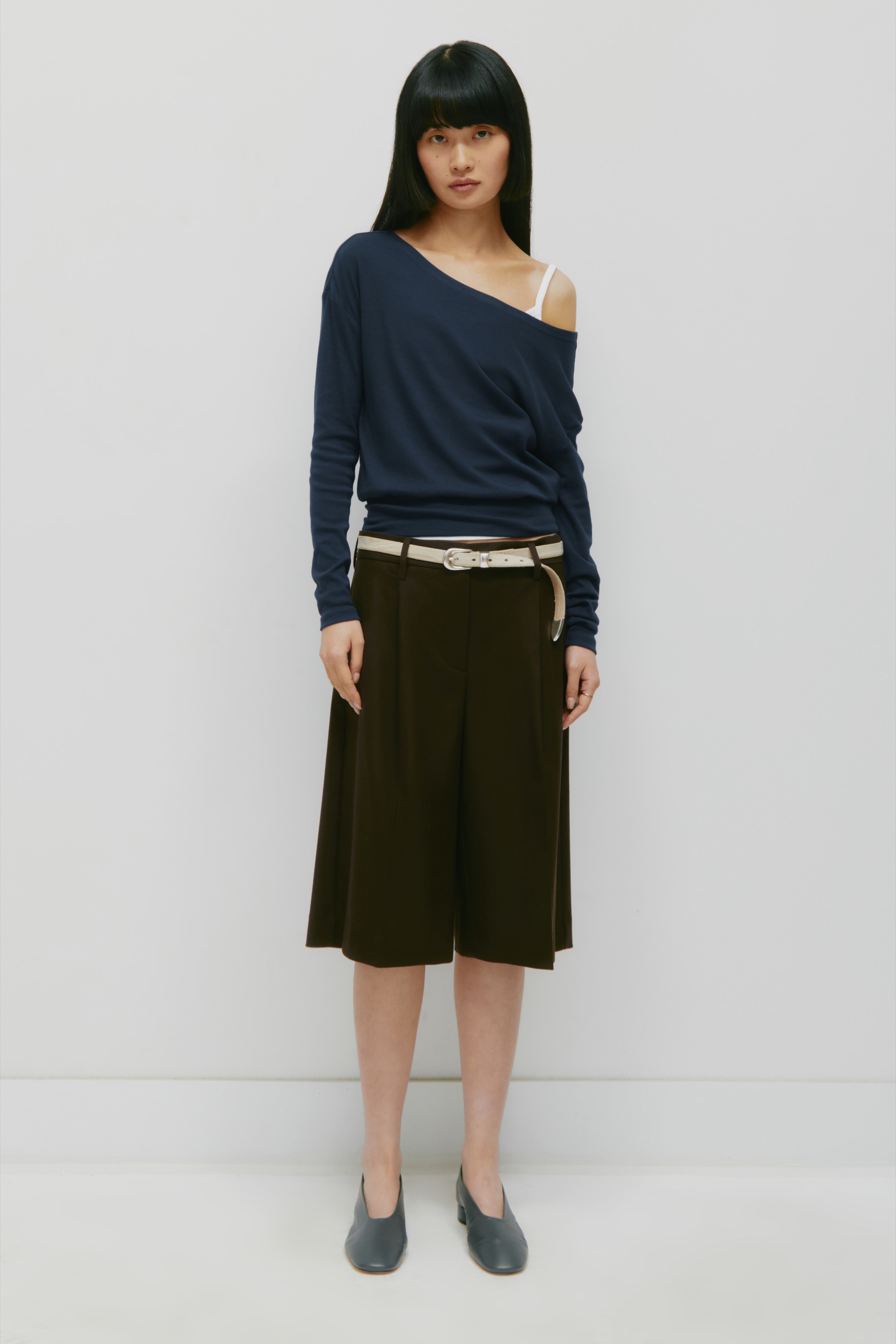 Short pantalon taille basse pour femme en espresso