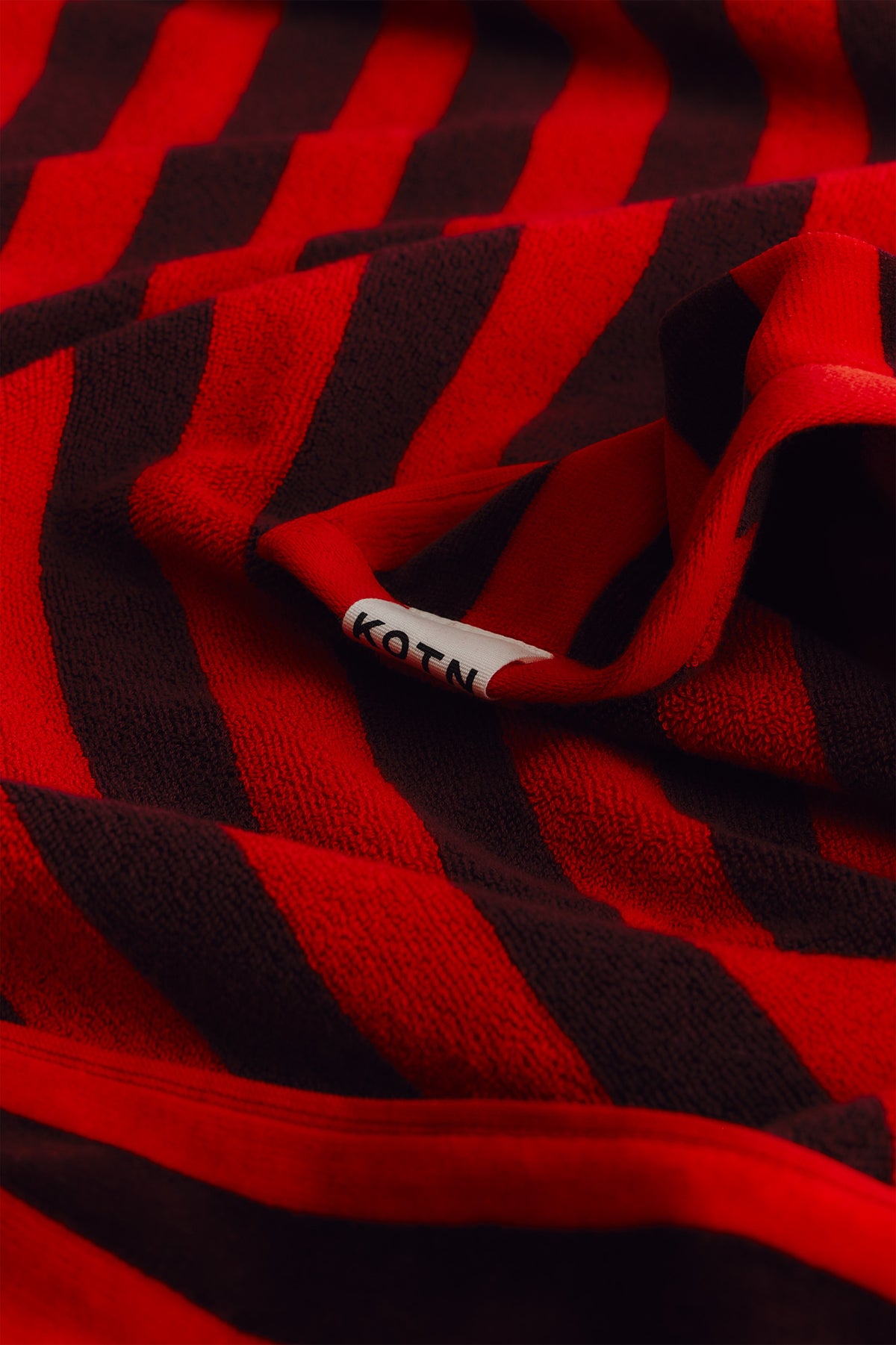 Beach Towel in Plum/Salsa