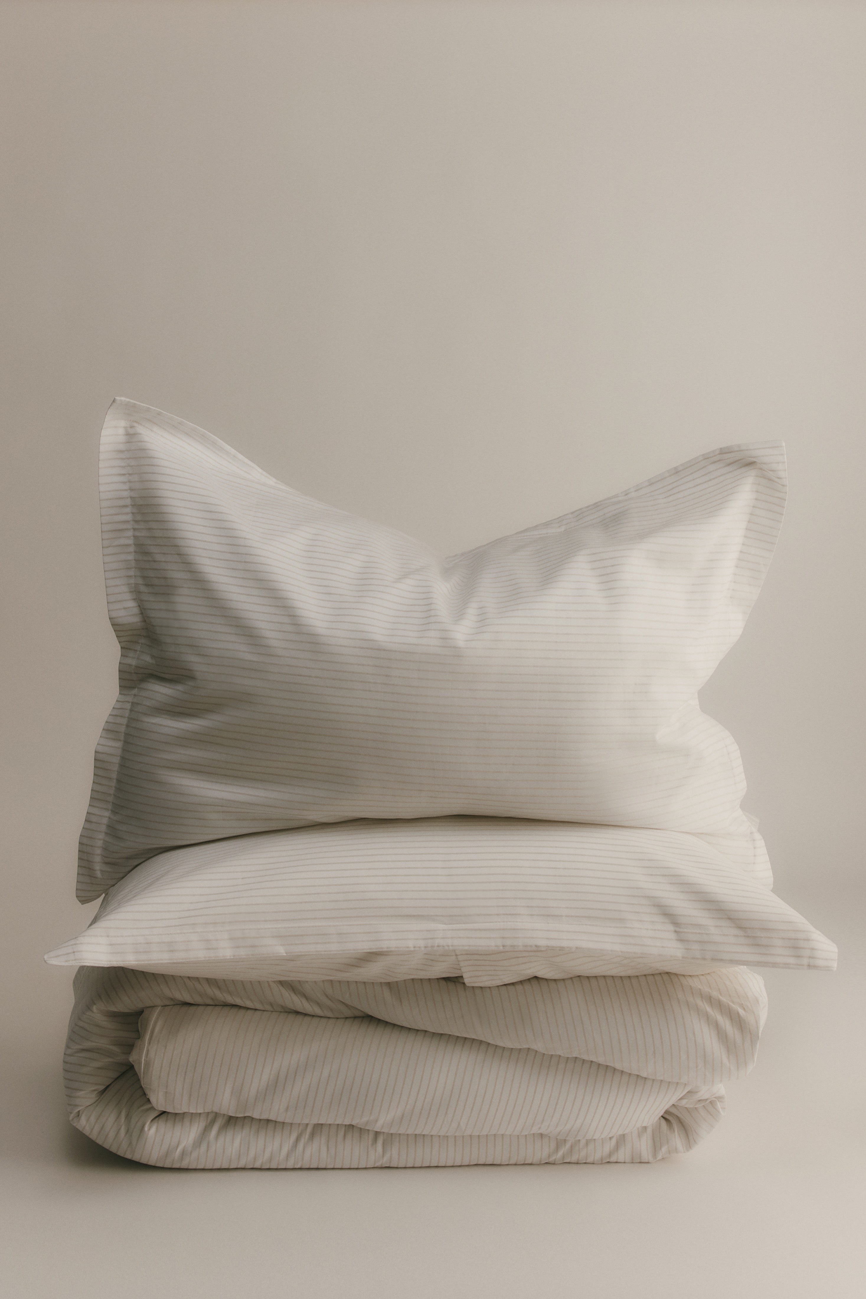 Ensemble housse de couette et taies décoratives en cachemire/microrayure blanche