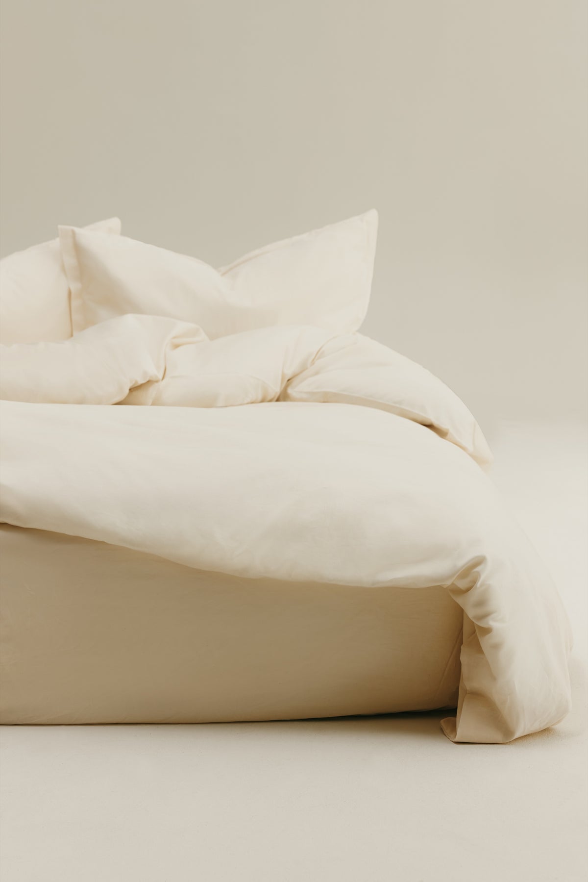 Ensemble housse de couette et taies décoratives en naturel