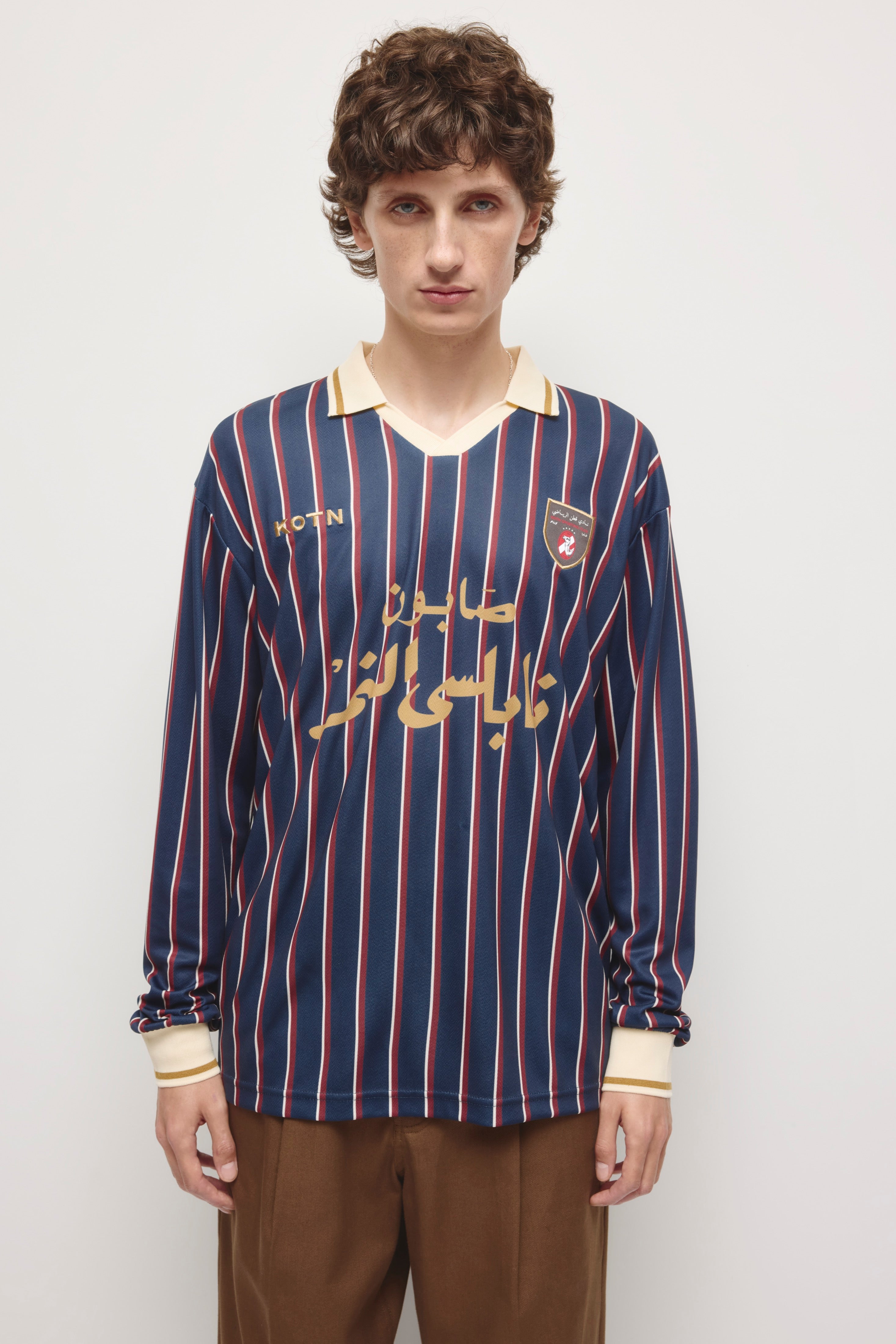 Maillot de football à manches longues Kotn en océan profond/Carmin/Bouleau