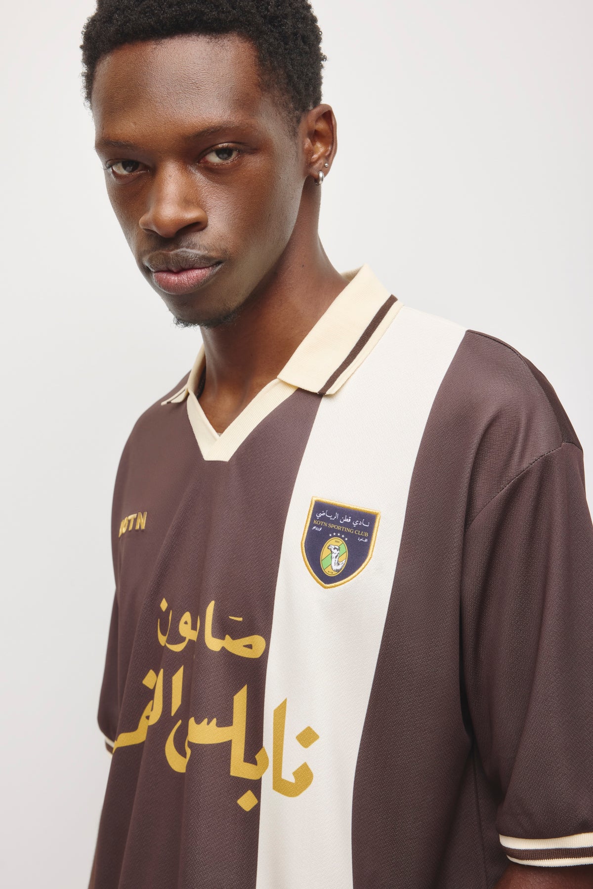 Kotn Short Sleeve Soccer Jersey in Espresso/Birch