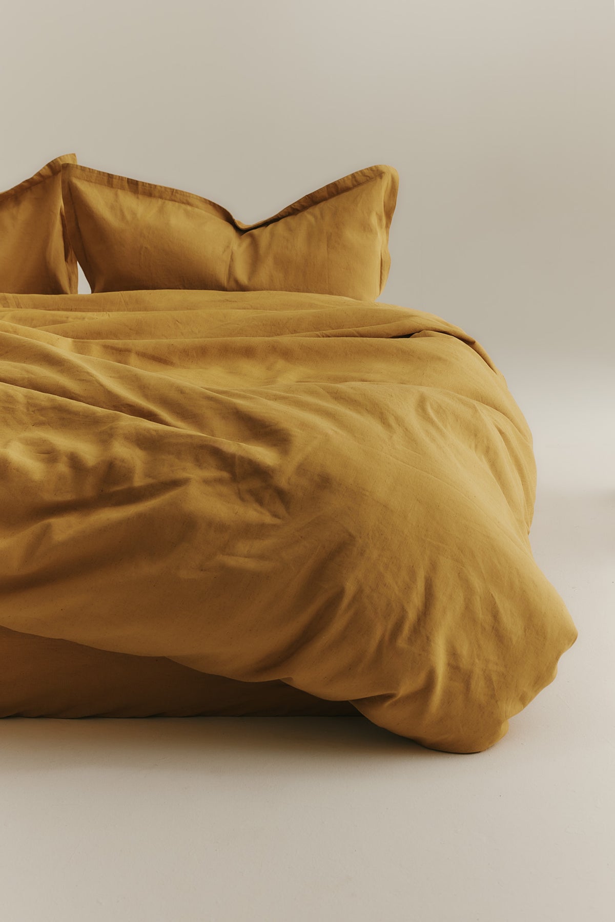 Ensemble housse de couette et taies d'oreiller en lin en or moutarde