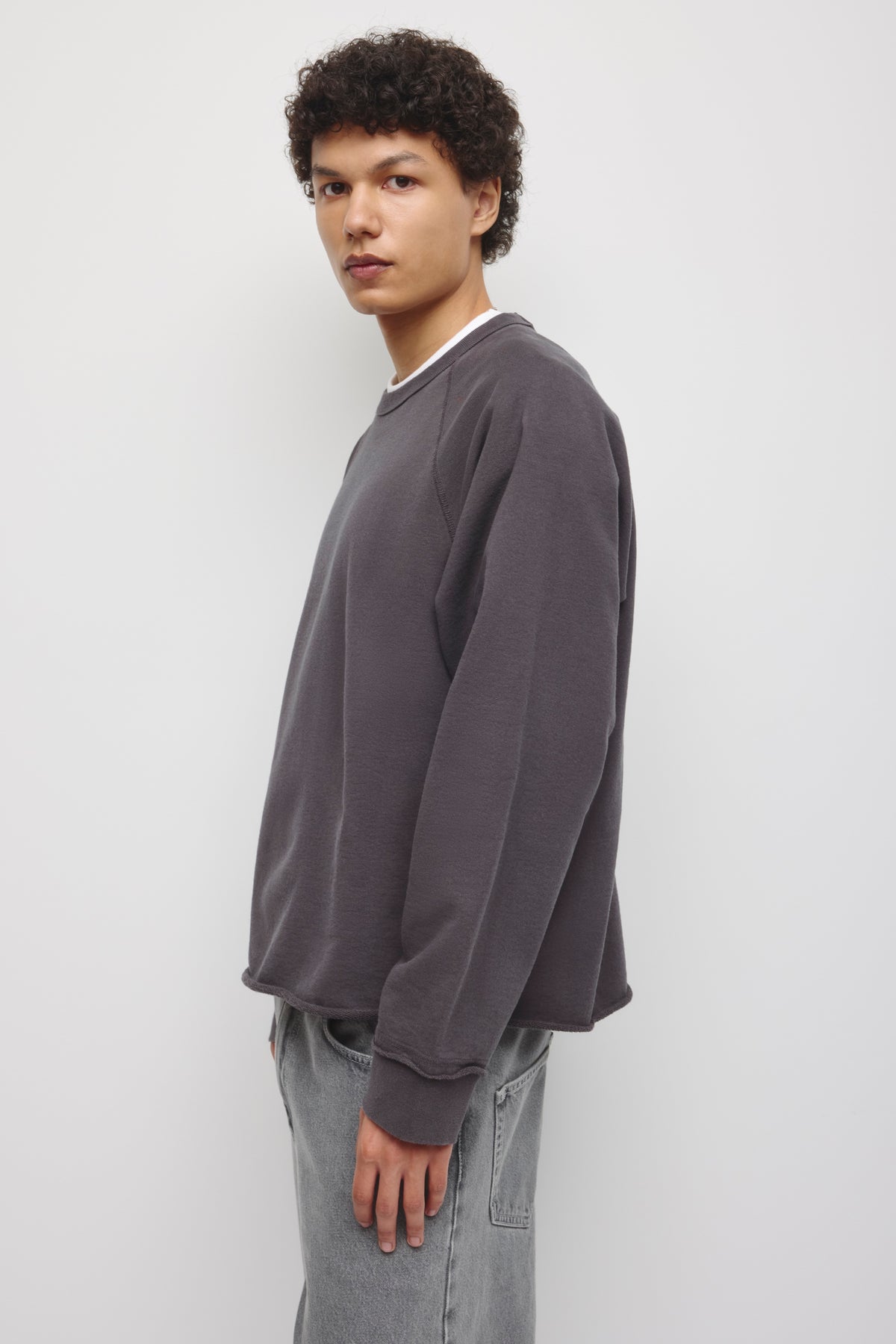 Men's Asr Cut-off Crewneck in Almost Black