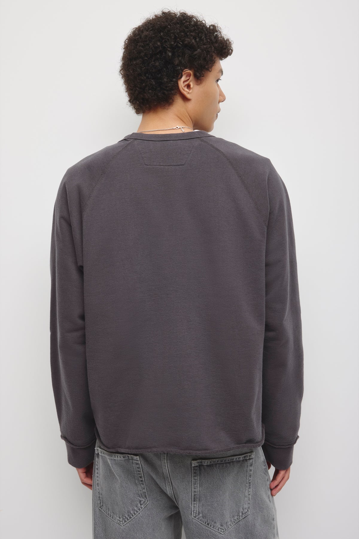 Men's Asr Cut-off Crewneck in Almost Black