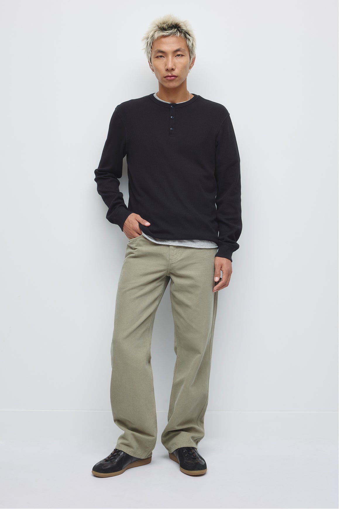 Men's Atlas Waffle Henley in Black