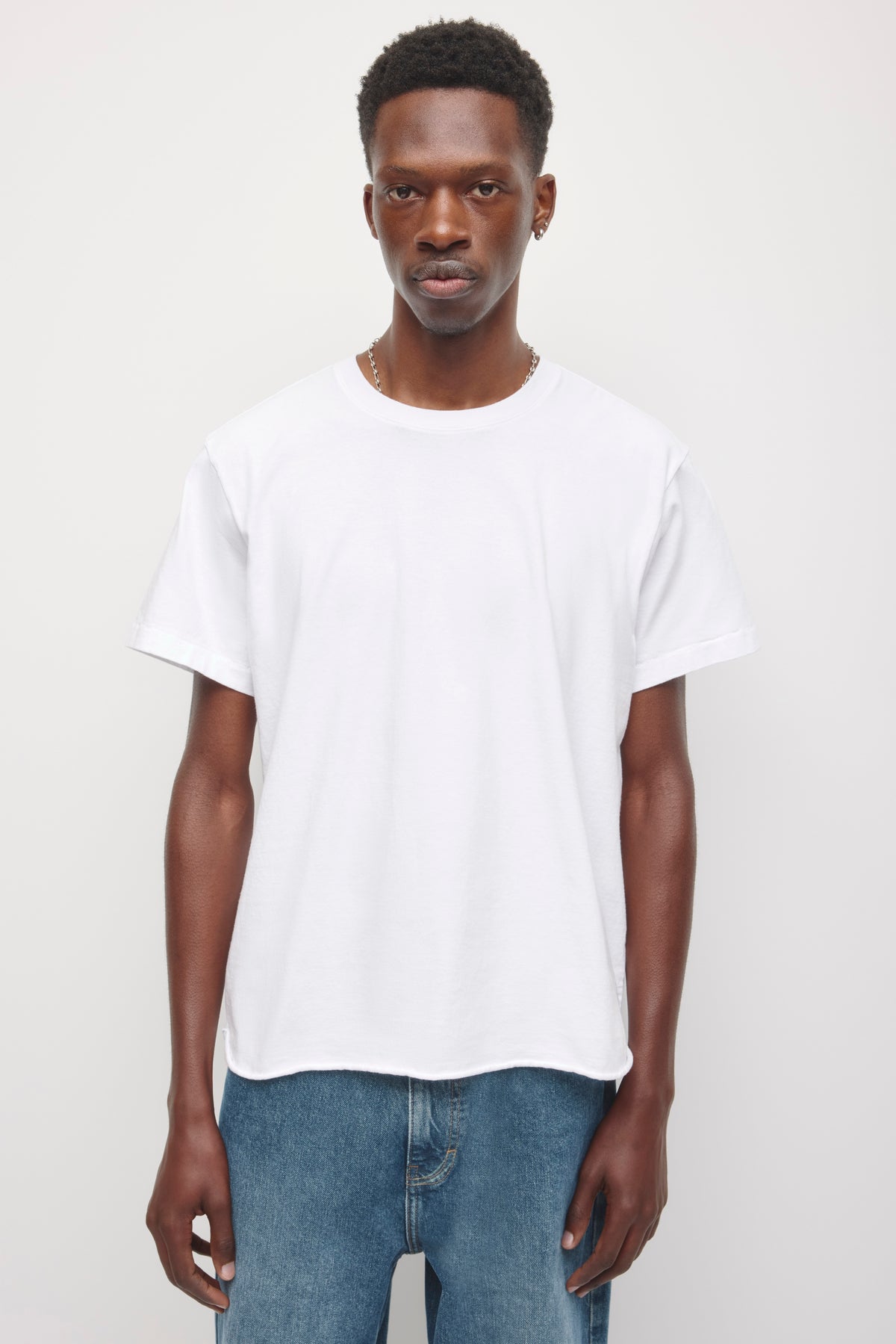 Model is 6'2 and is wearing size M.