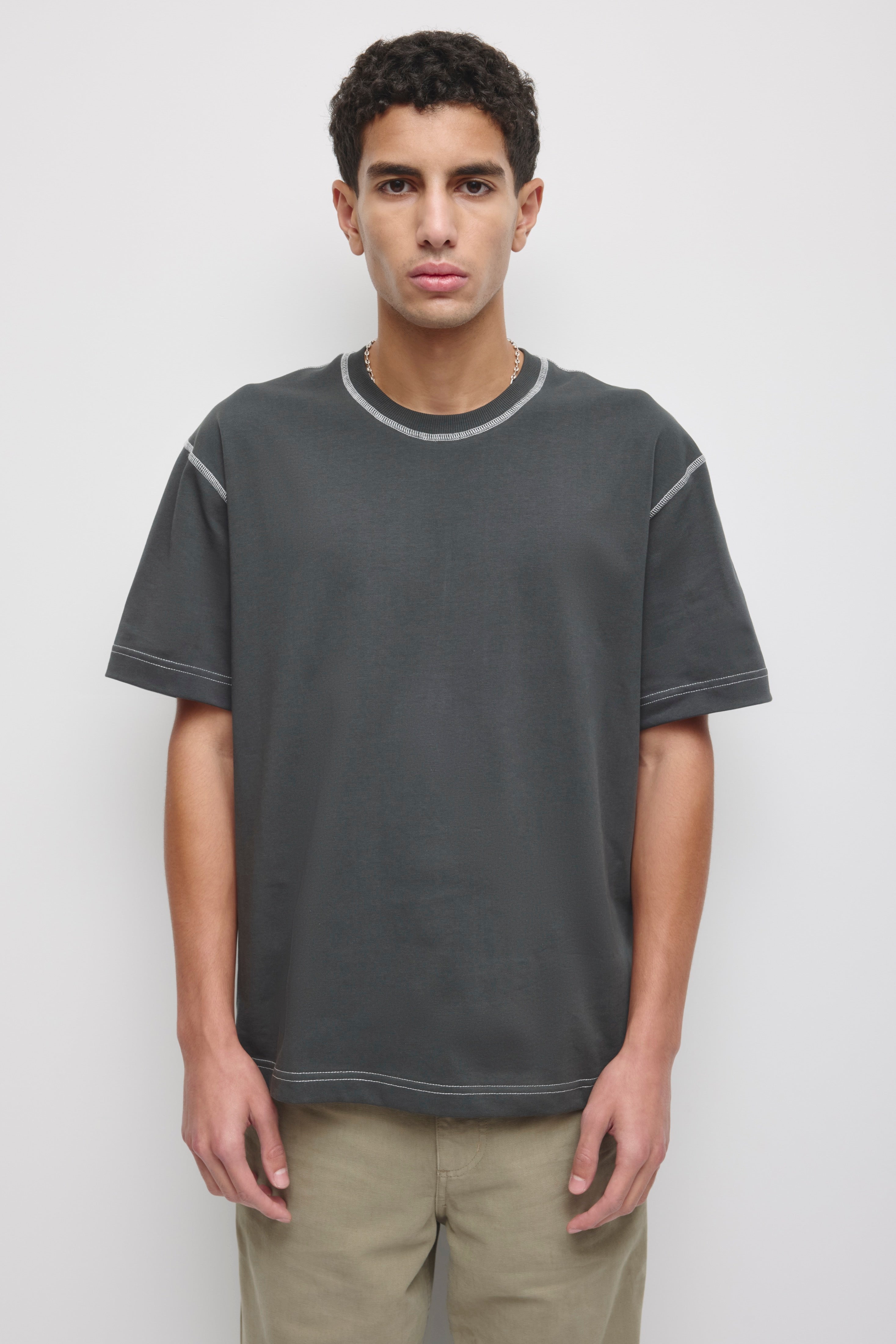 Contrast Crew pour homme en presque noir