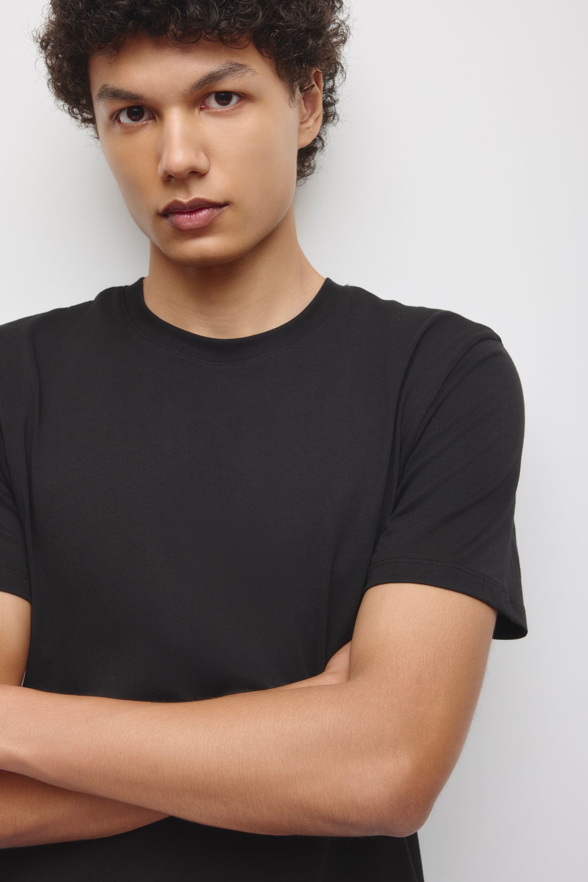 Men's Essential Crew in Black