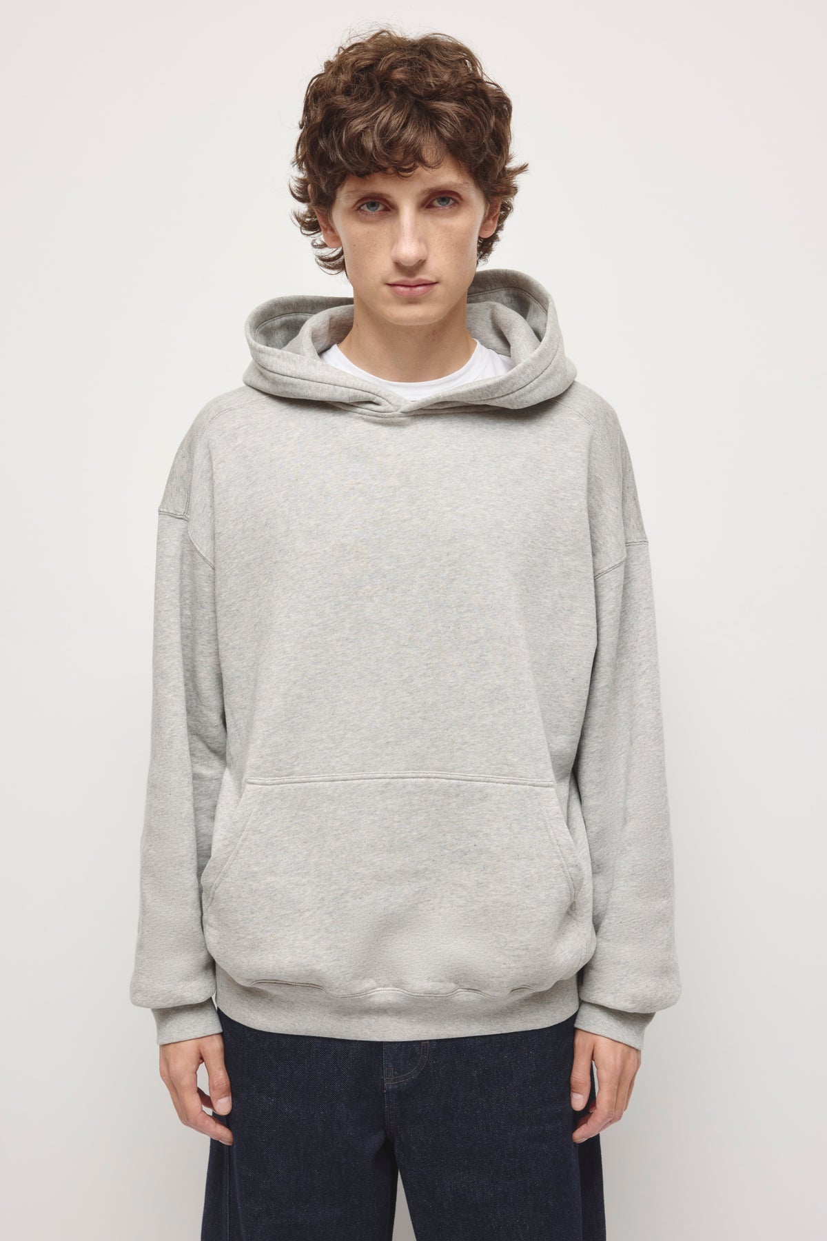 Model is 6’0” and is wearing a size M.