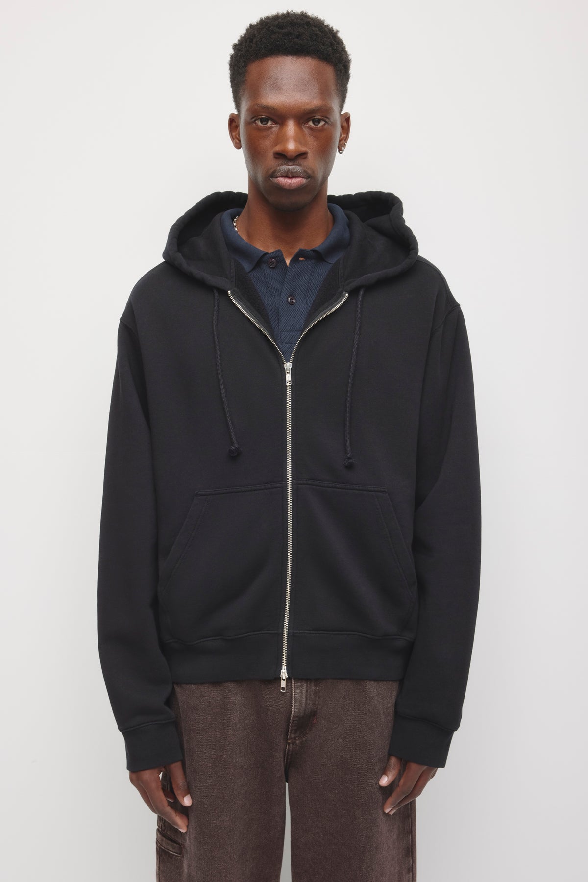 Model is 6'2 and is wearing size L.