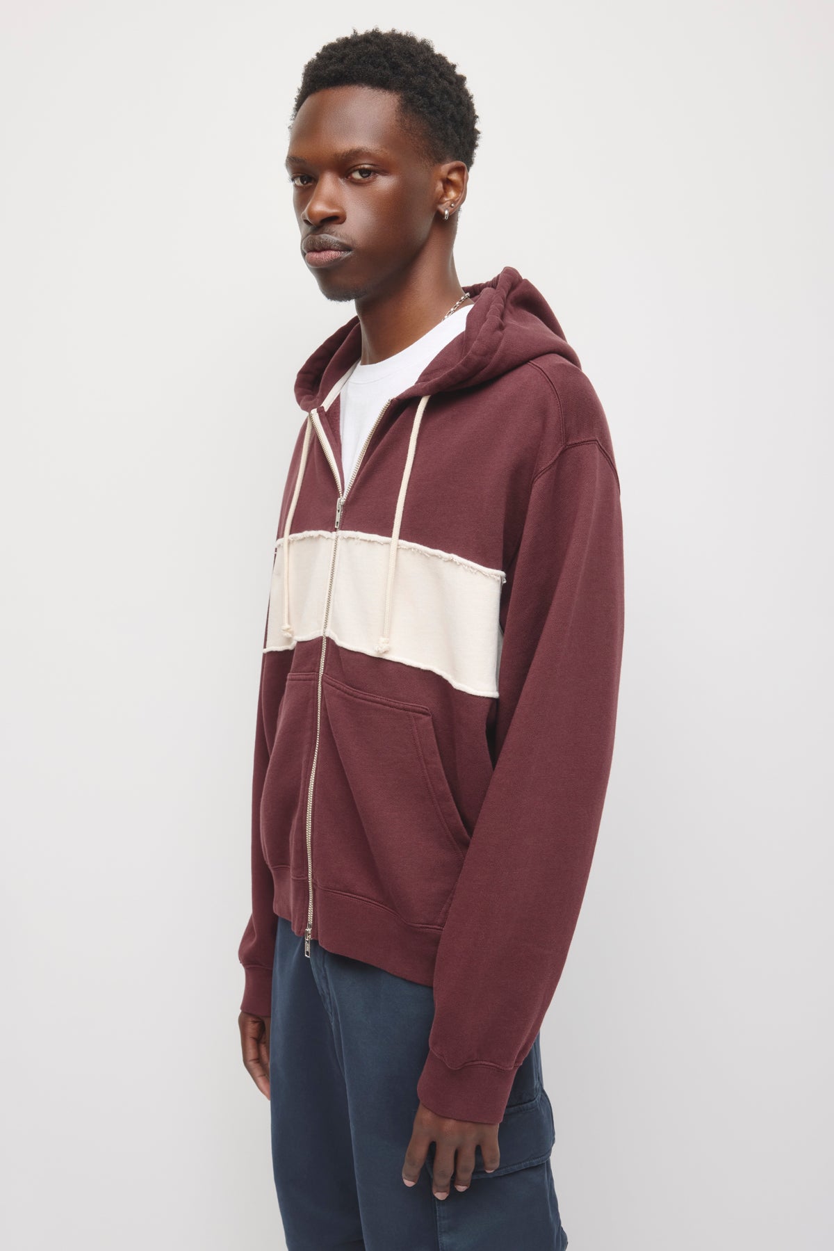 Sweat à capuche essentiel court zippé pour homme en prune chocolat/Bouleau