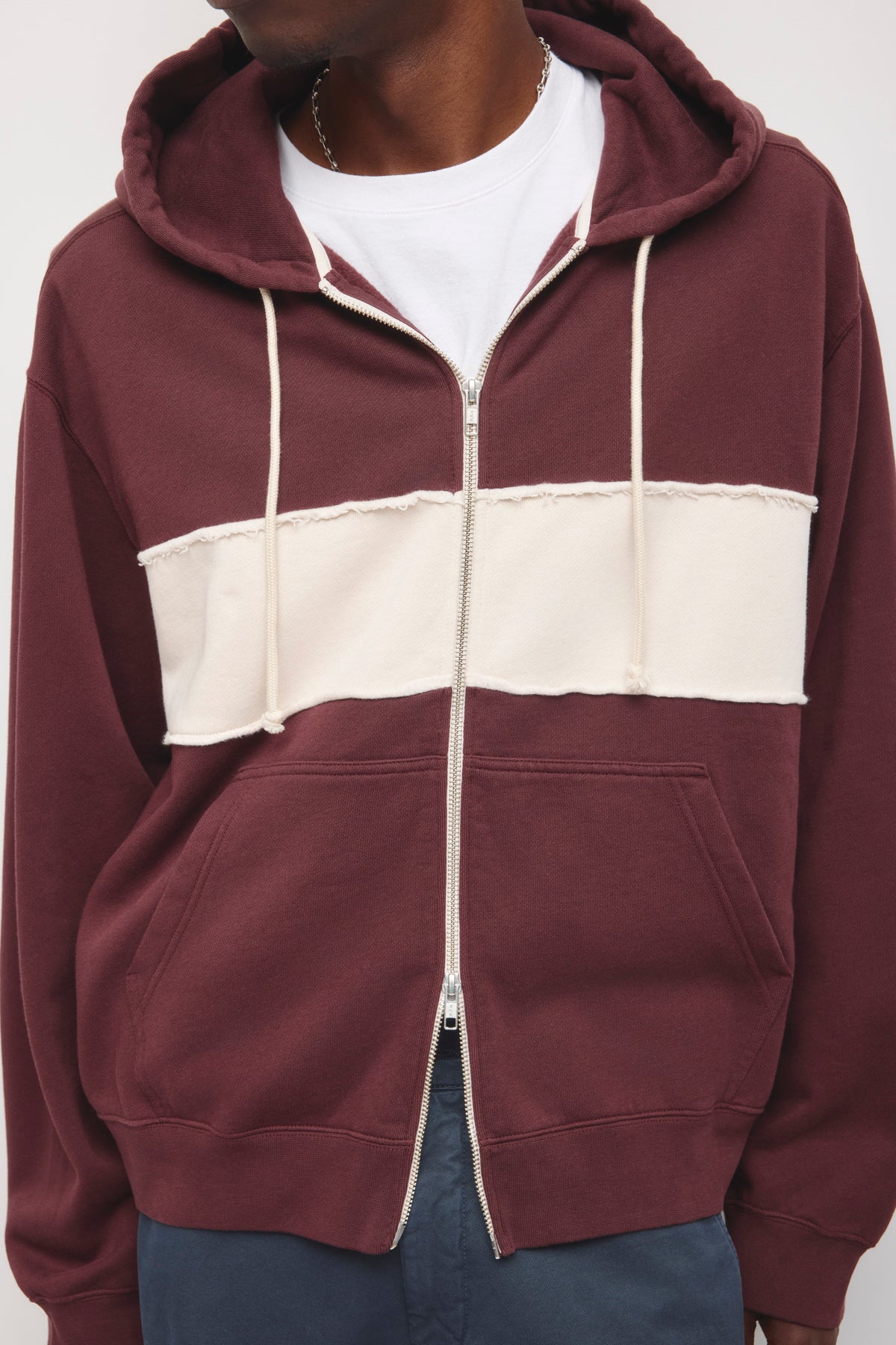 Sweat à capuche essentiel court zippé pour homme en prune chocolat/Bouleau