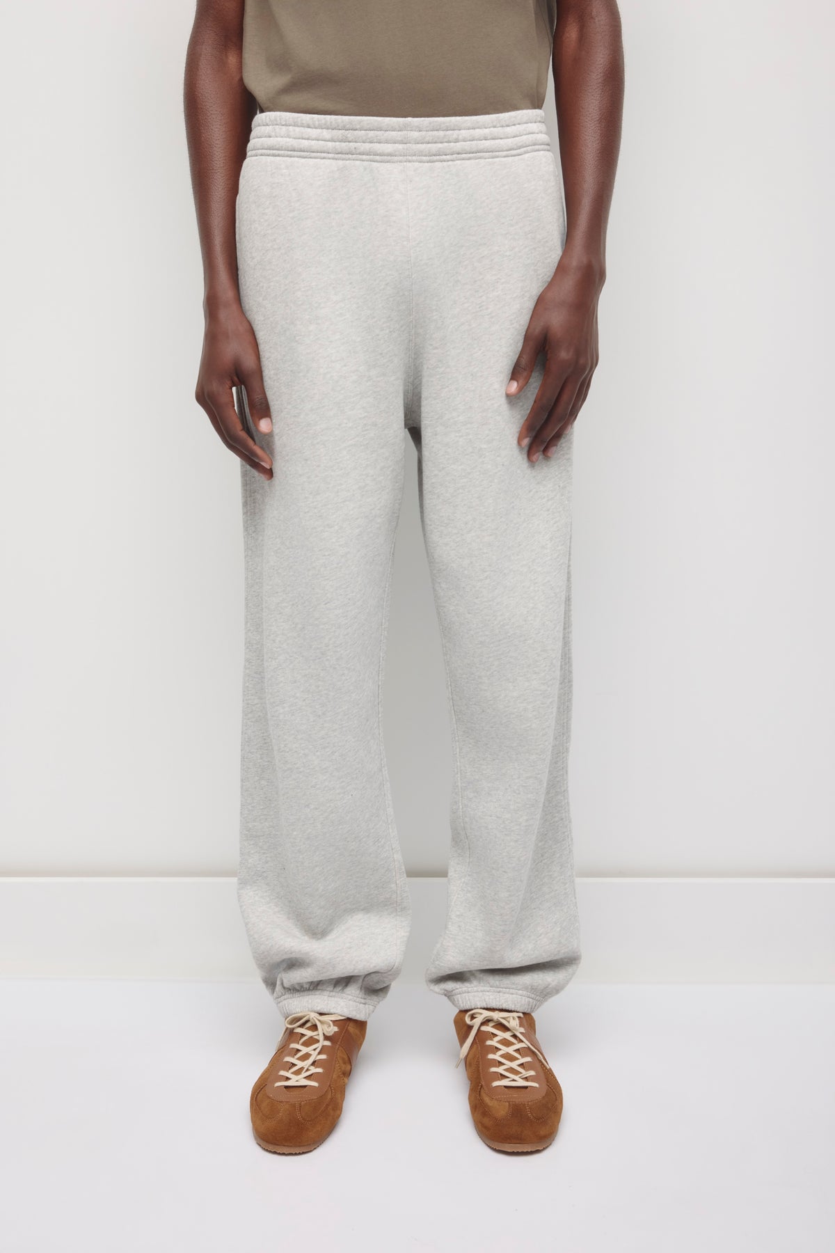 Men's Essential Sweatpant in Heather Grey