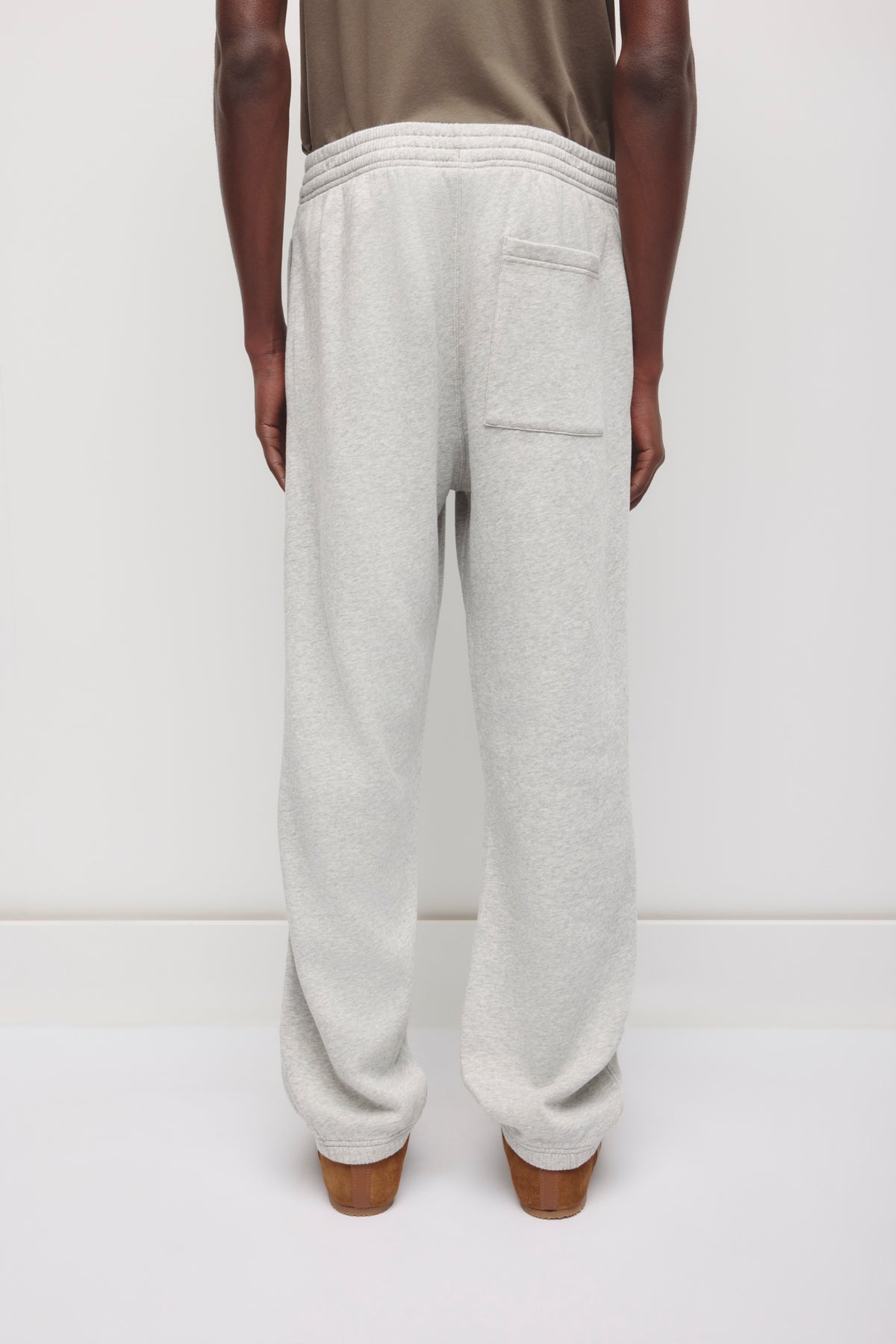 Men's Essential Sweatpant in Heather Grey