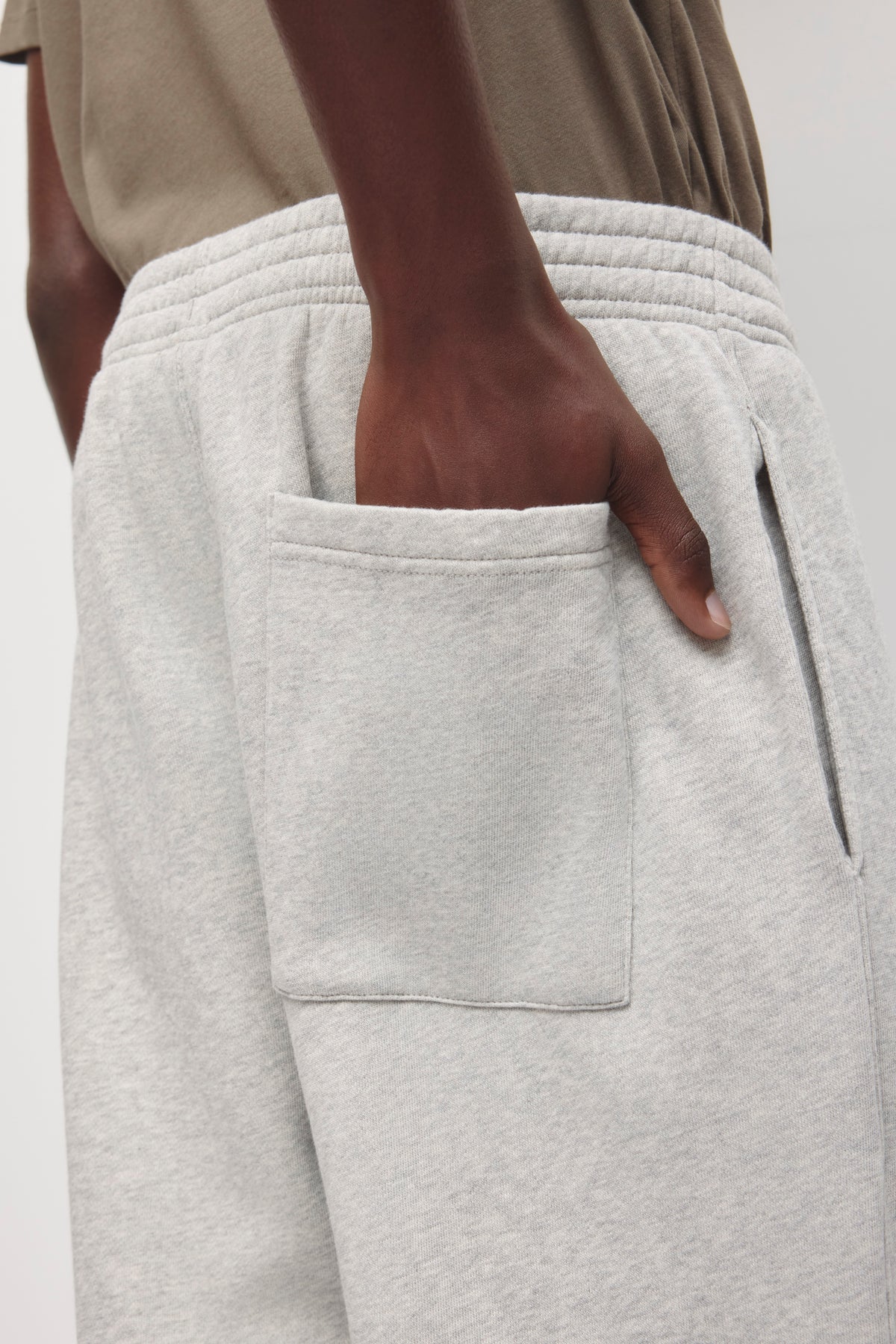 Men's Essential Sweatpant in Heather Grey