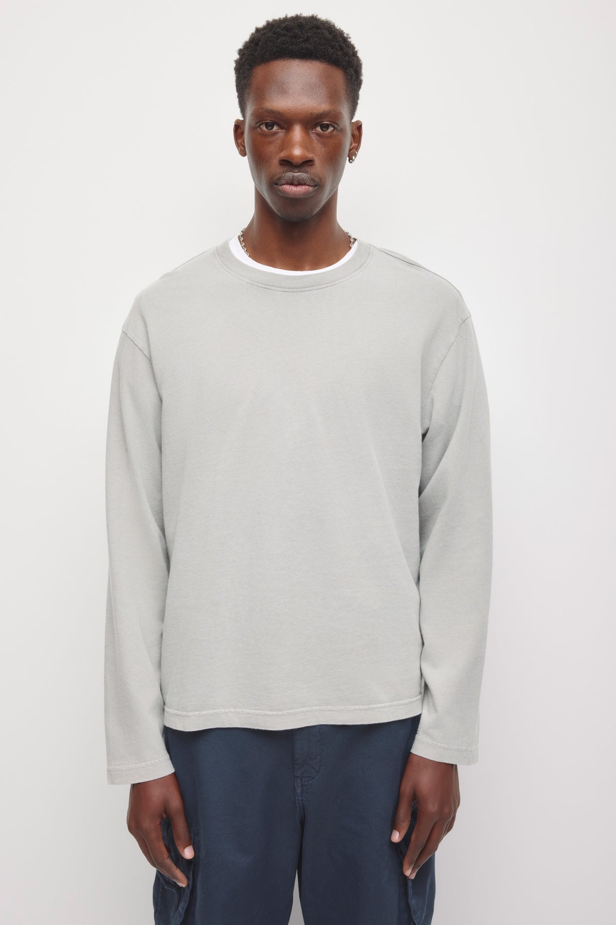 Model is 6'2 and is wearing size M.