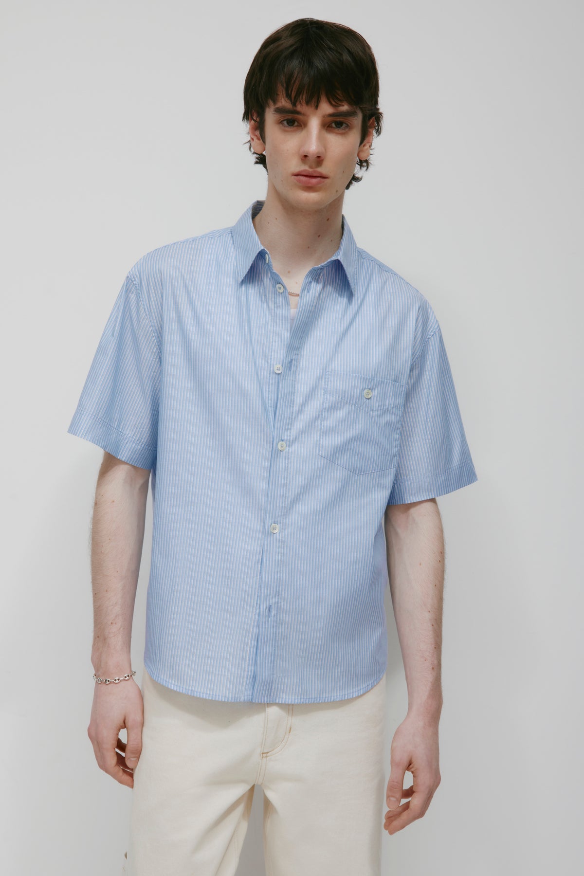 Model is 6'1.5” and is wearing a size M.