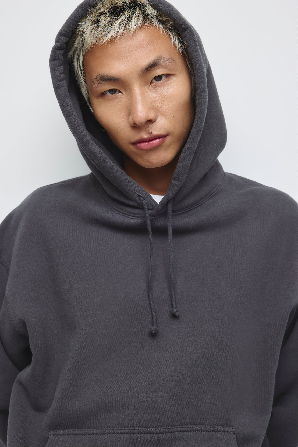Men's Heavyweight Hoodie in Almost Black