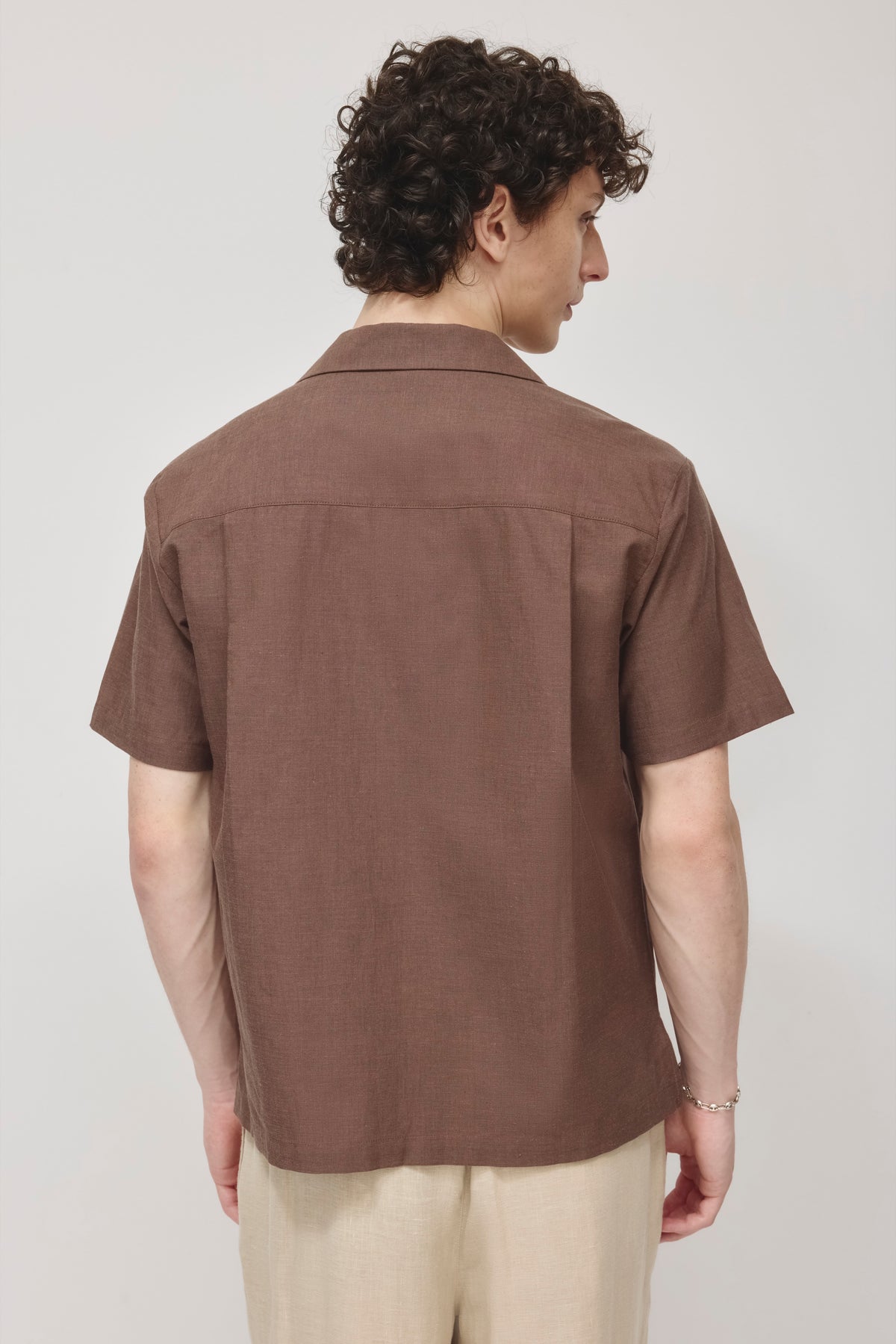 Chemise de camp en lin pour hommes en espresso