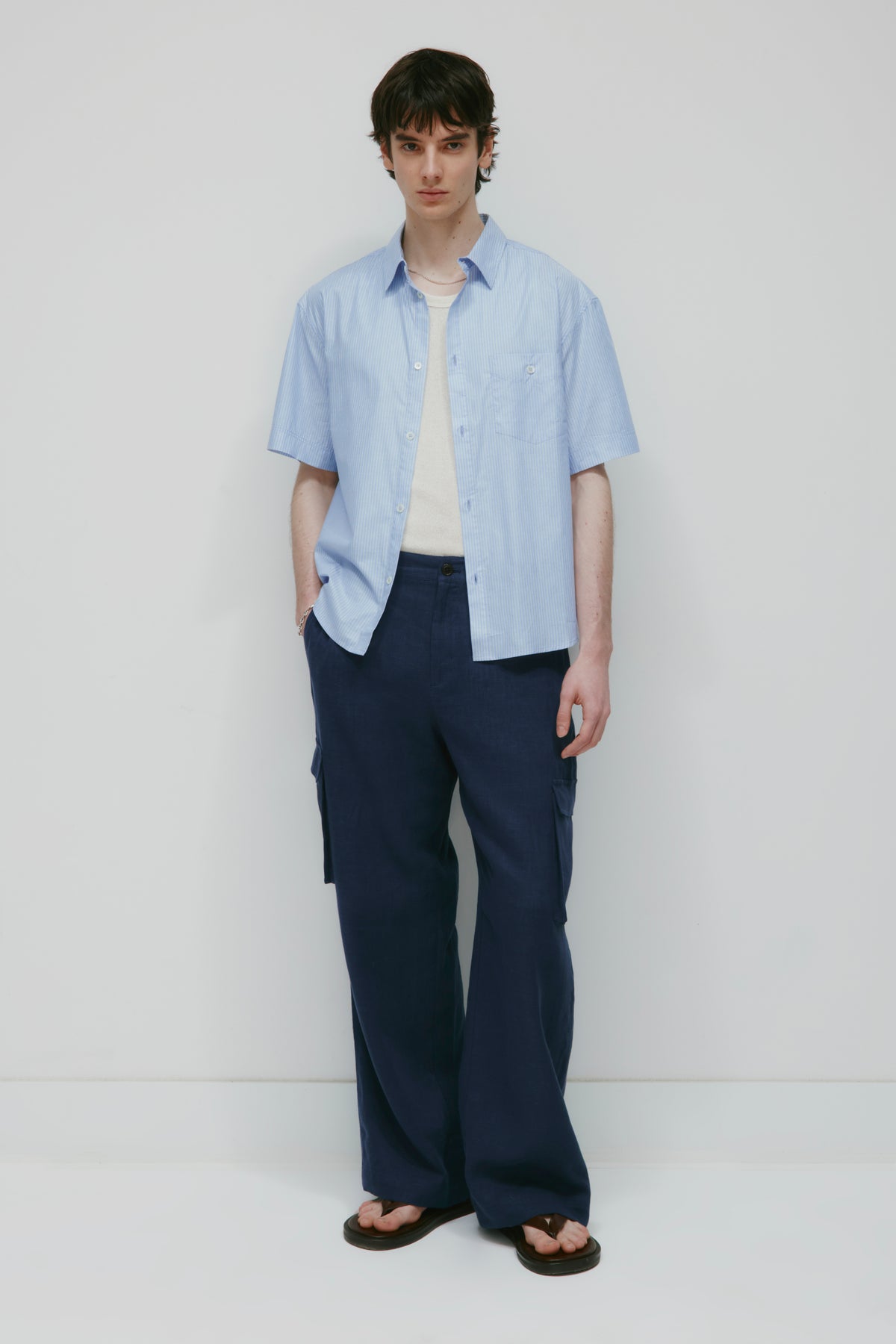 Model is 6'1.5” and is wearing a size 32.