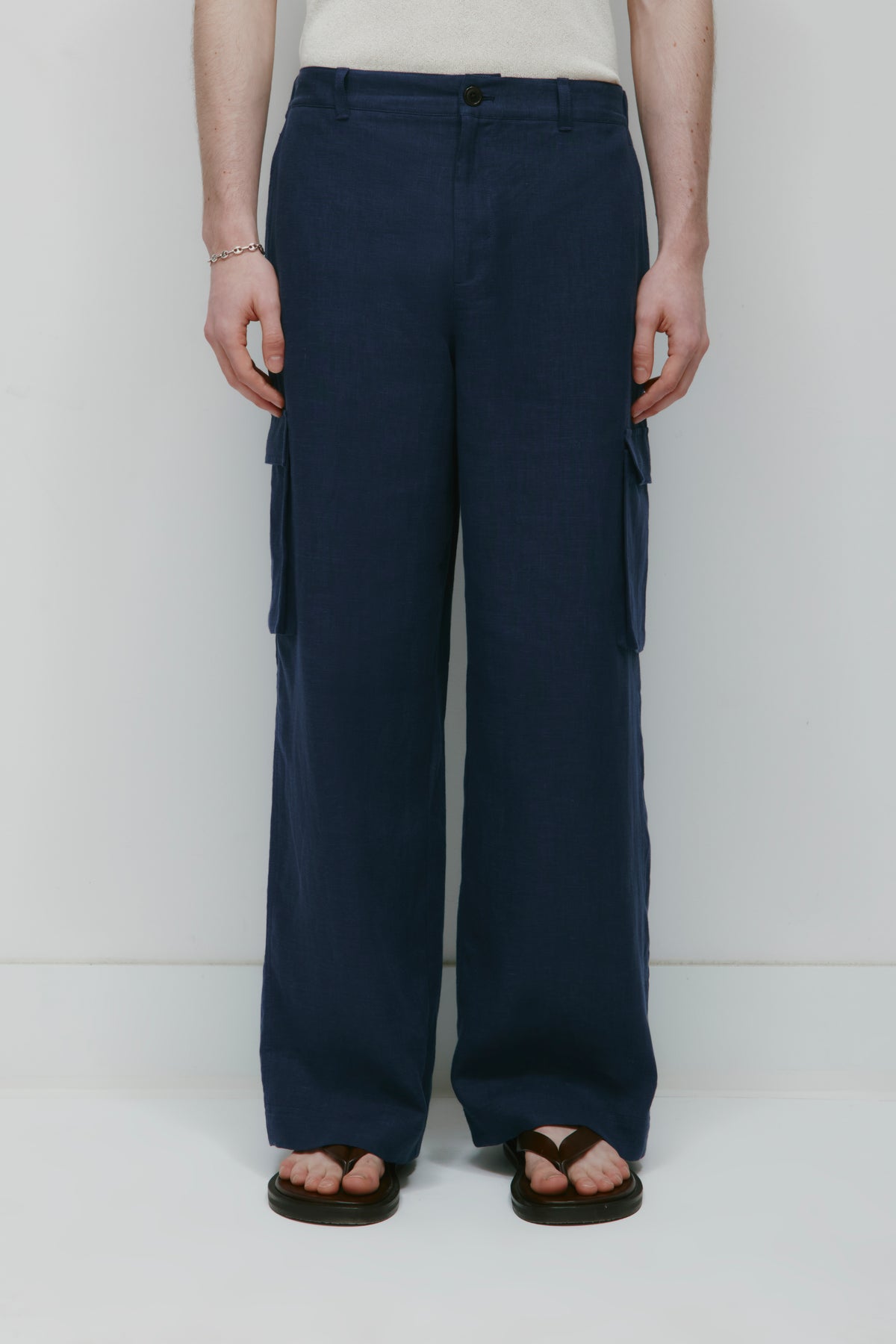 Men's Sila Linen Cargo Pant in Dark Indigo