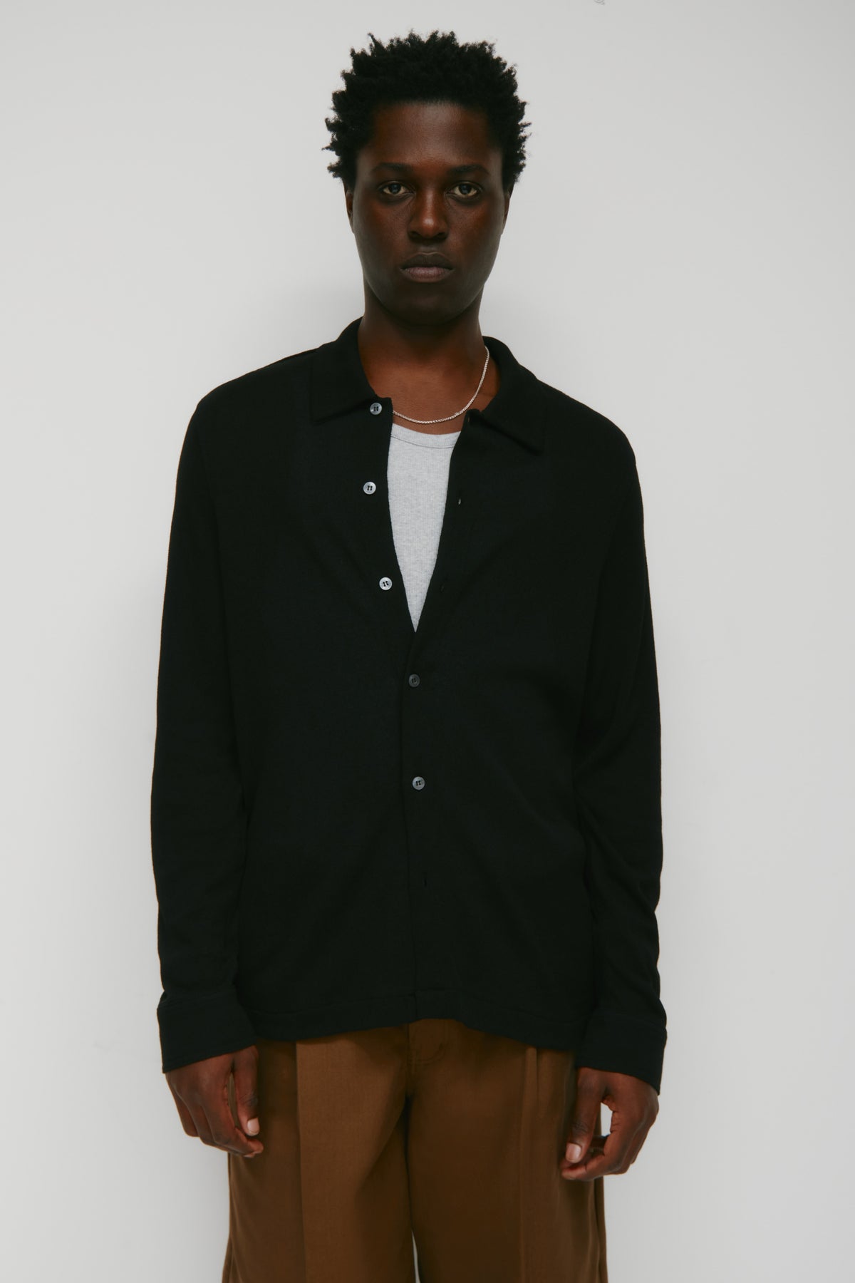 Model is 6'2" and is wearing a size L.
