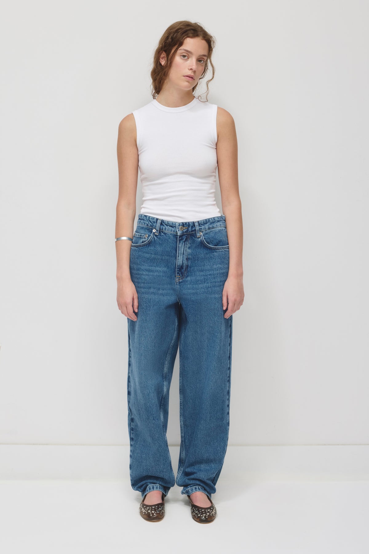 Model is 5’9” and is wearing a size 28.