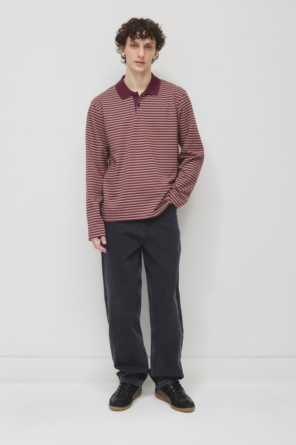 Model 6'0.5" and is wearing a size 30.