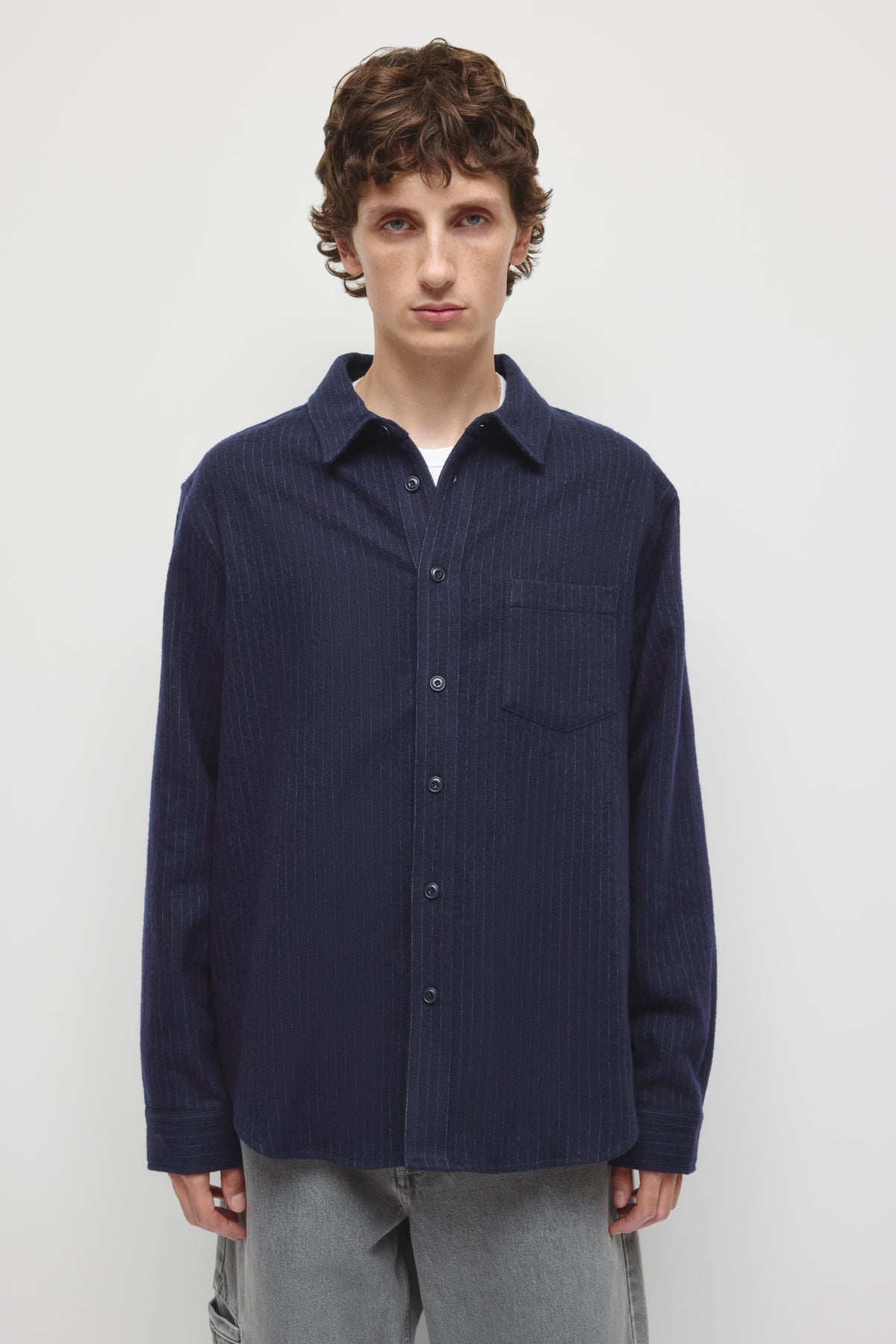 Model is 6’0” and is wearing a size M.