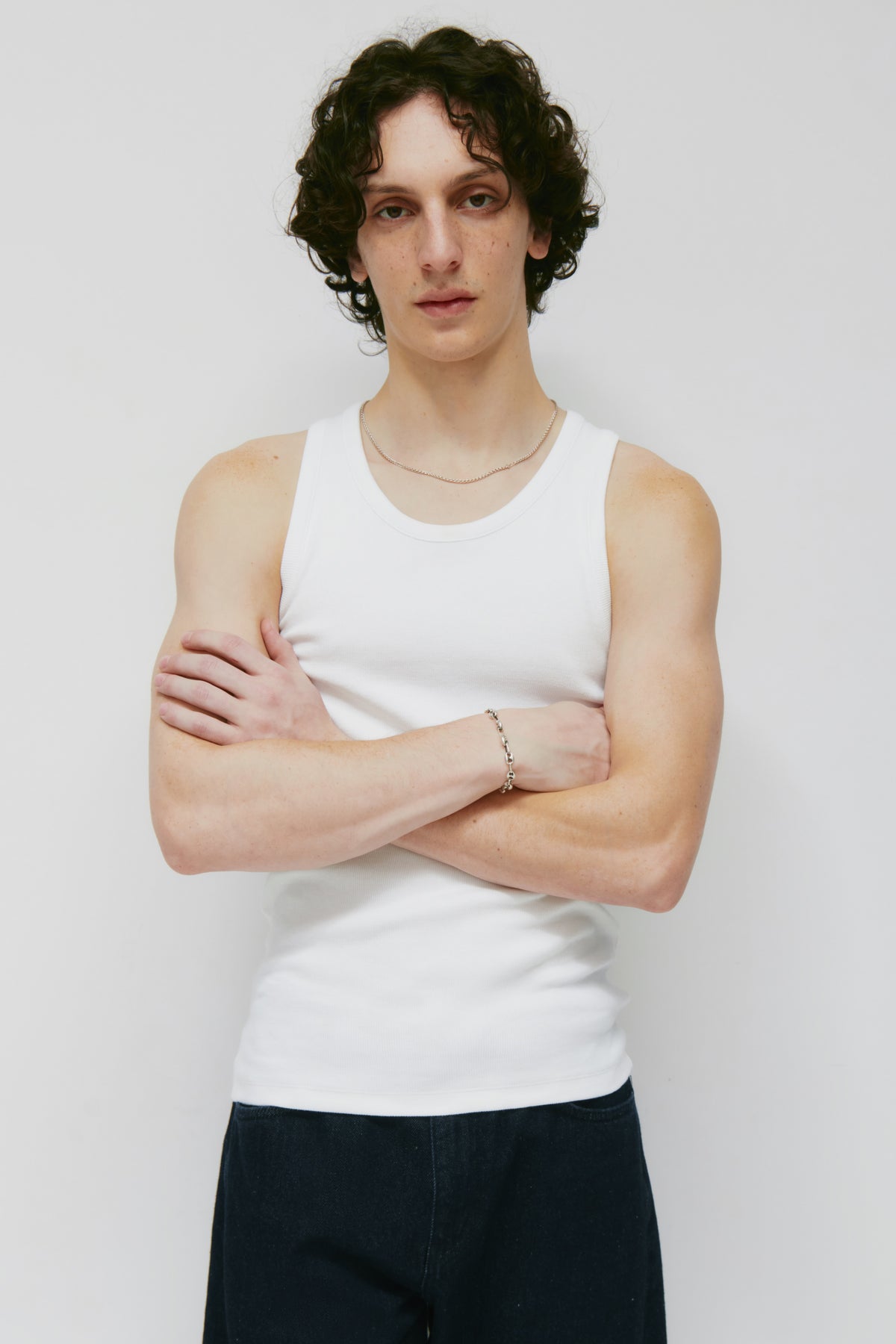 Model 6'0.5" and is wearing a size L.