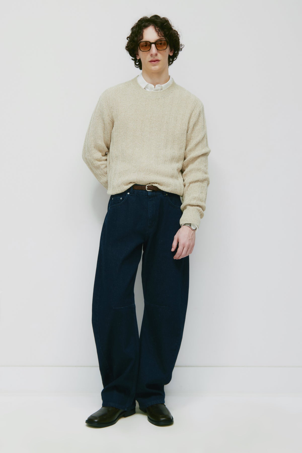 Model is 6’0” and is wearing a size 32/32.
