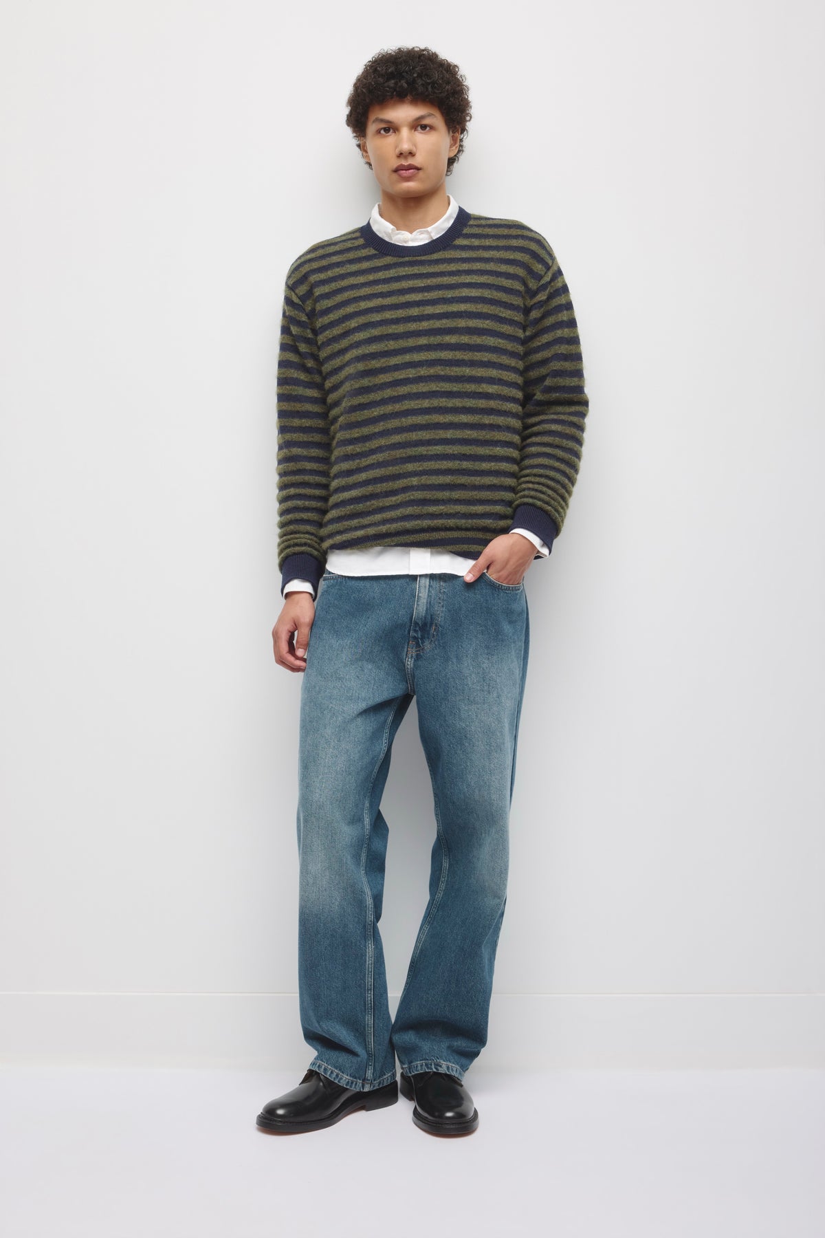 Men's Sukun Fuzzy Sweater in Juniper/Pitch Navy