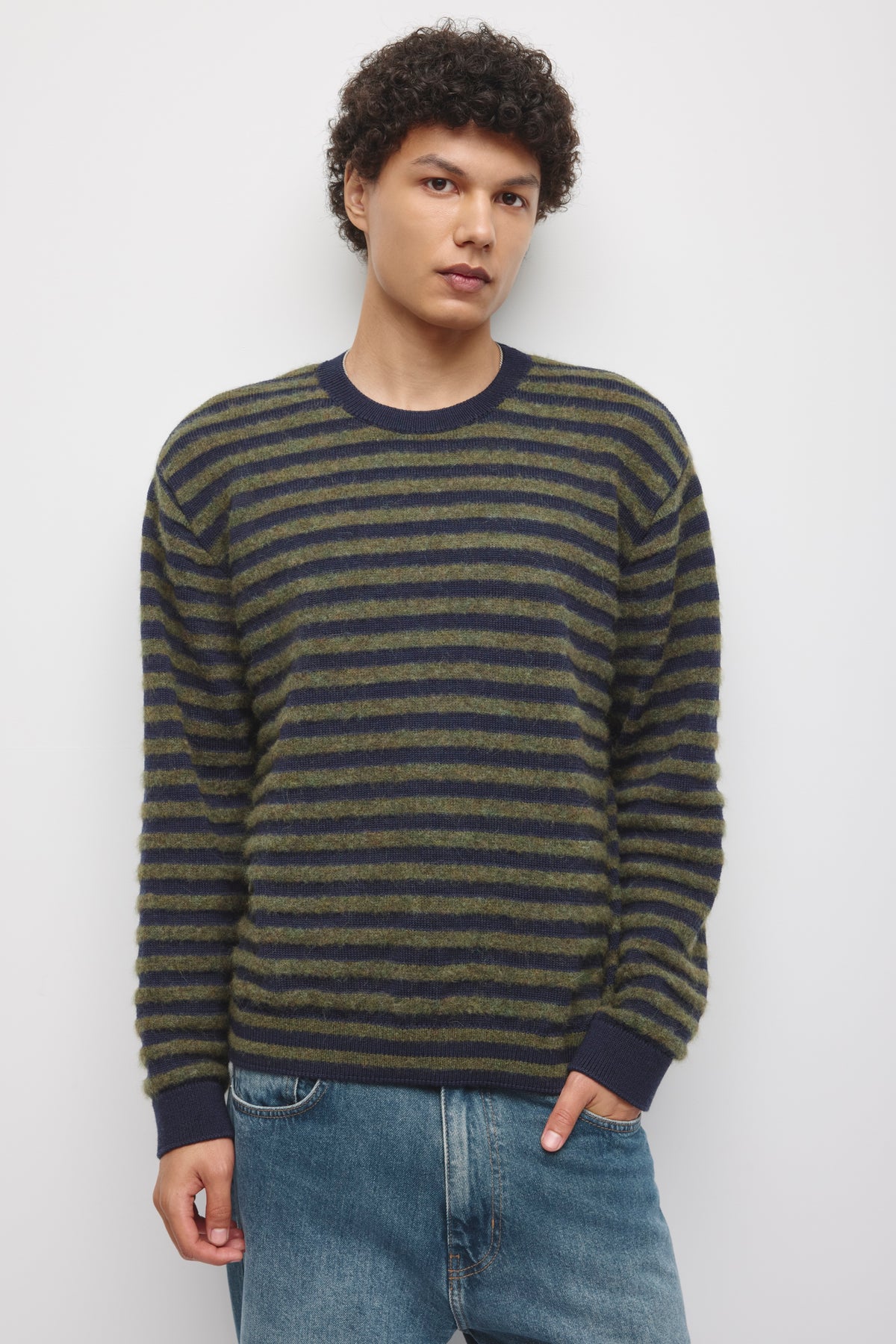 Model is 6’2” and is wearing a size M.