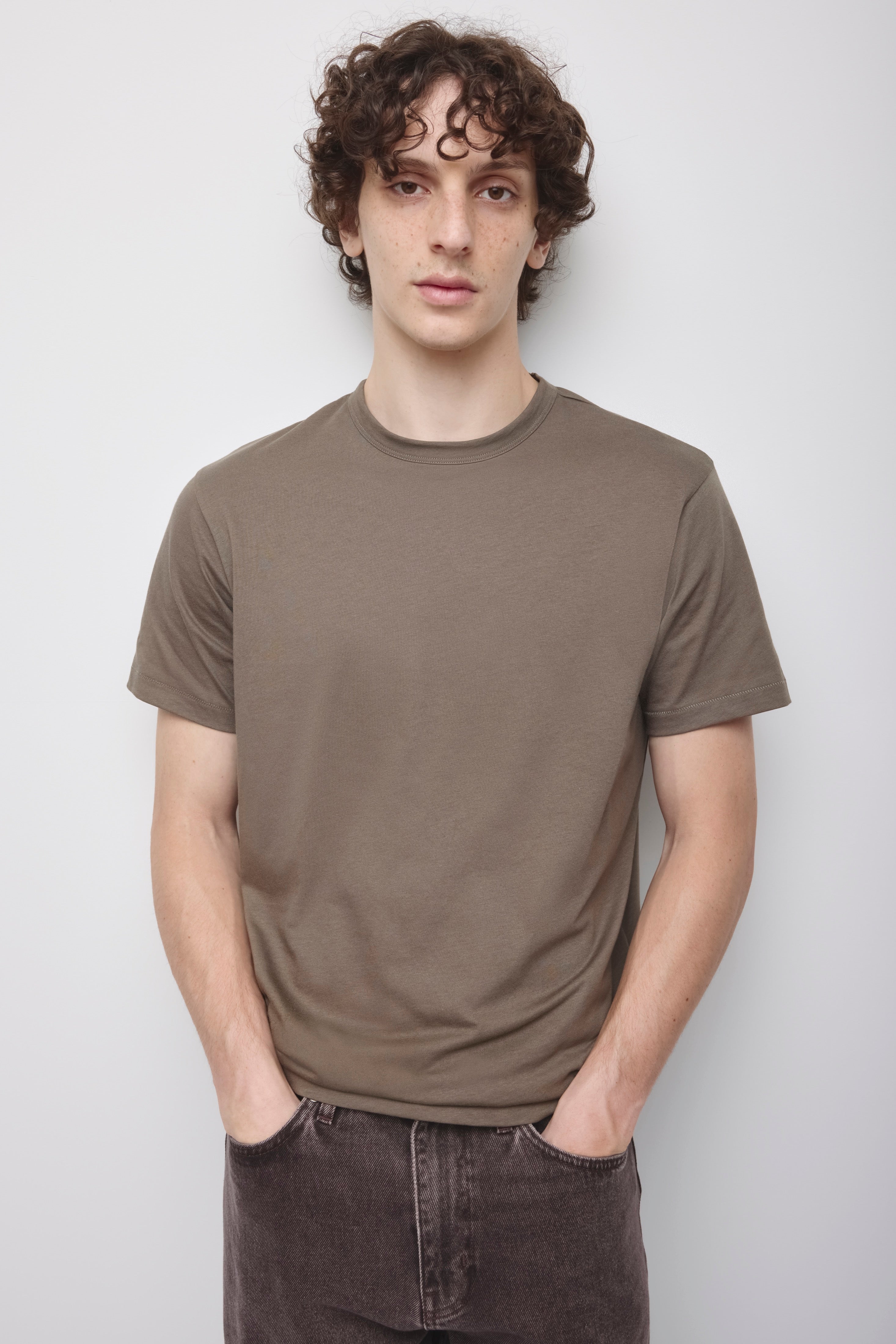 Men's Superfine Crew in Truffle