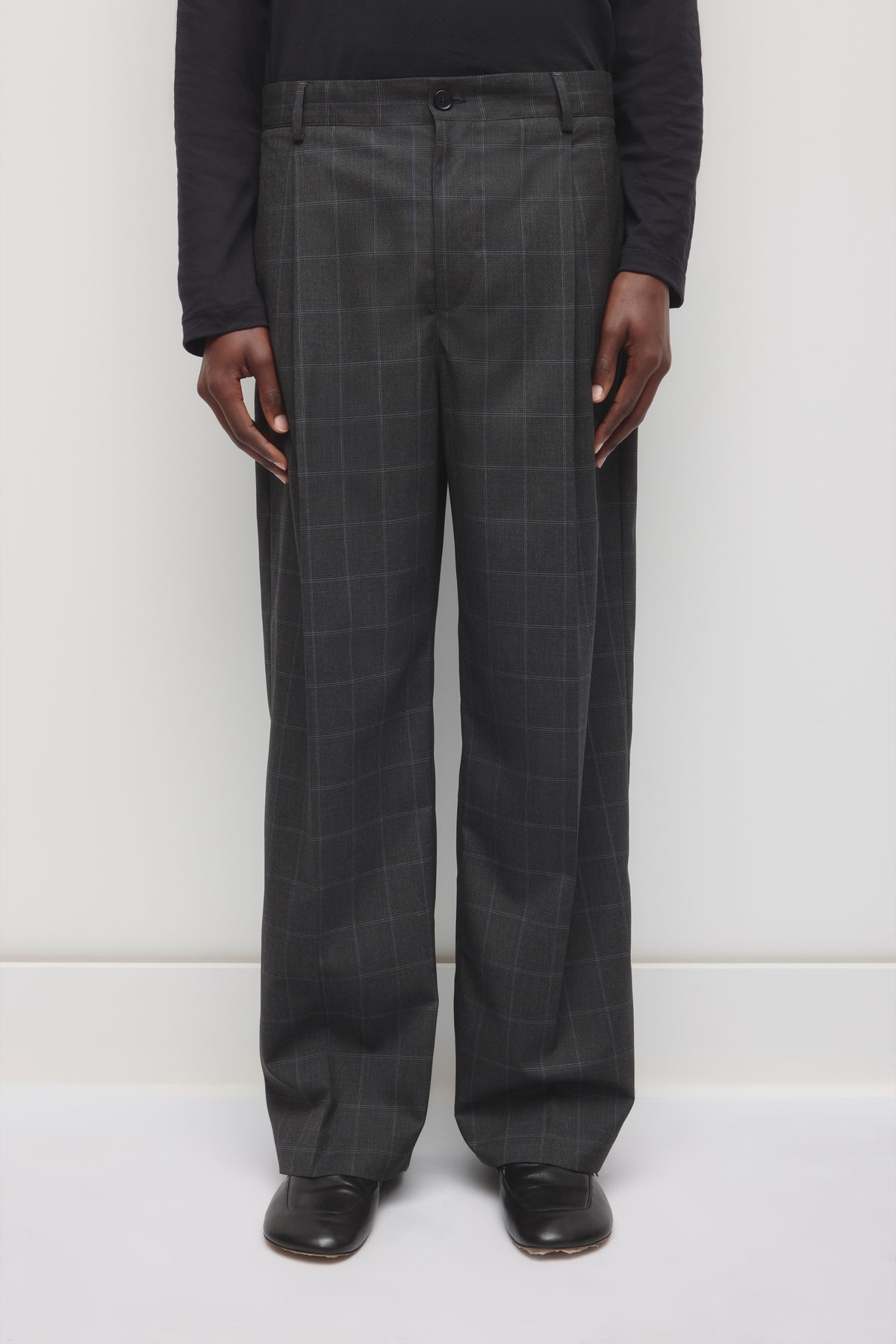 Men's Taym Plaid Trouser in Gypsum/Black Plaid
