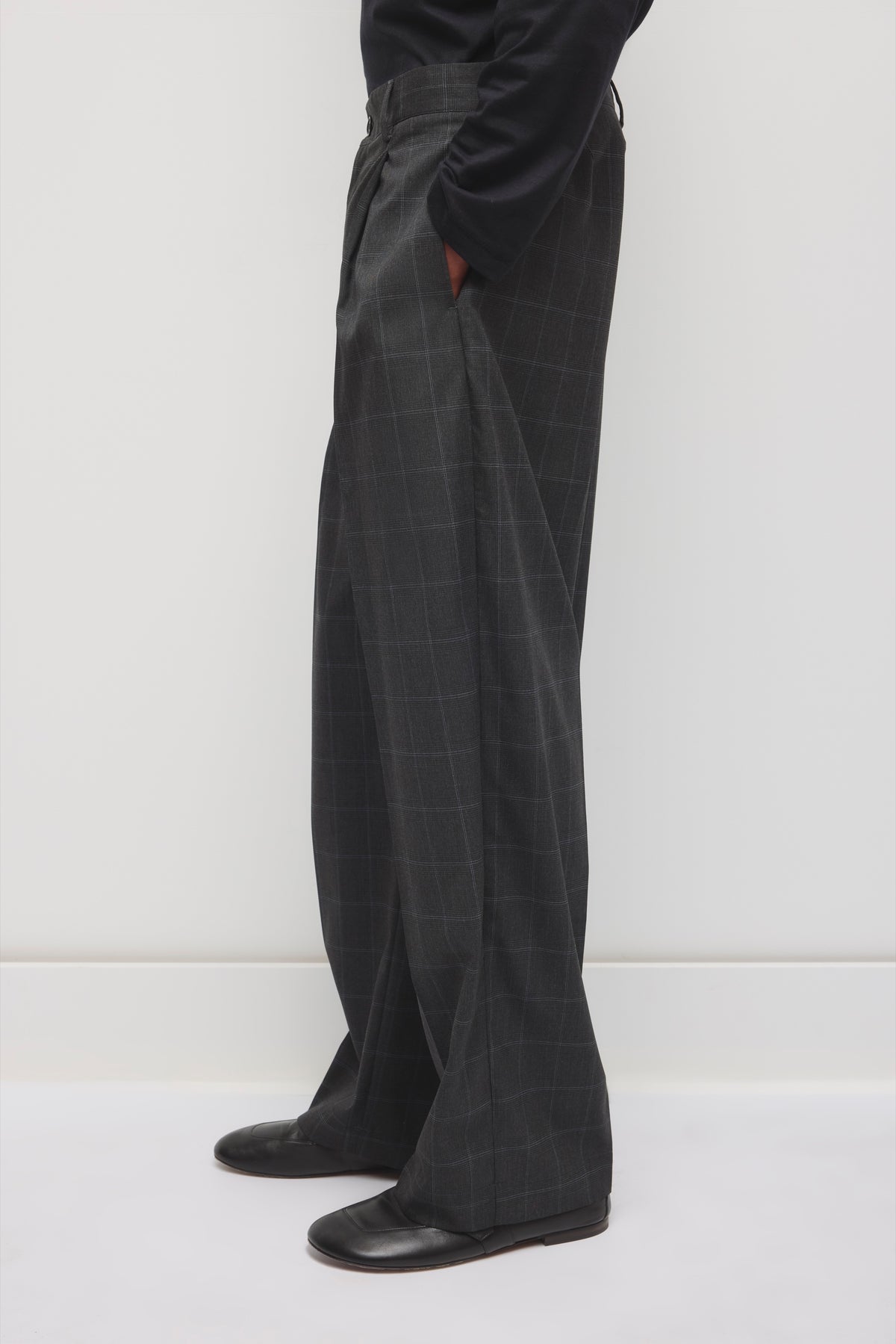 Men's Taym Plaid Trouser in Gypsum/Black Plaid