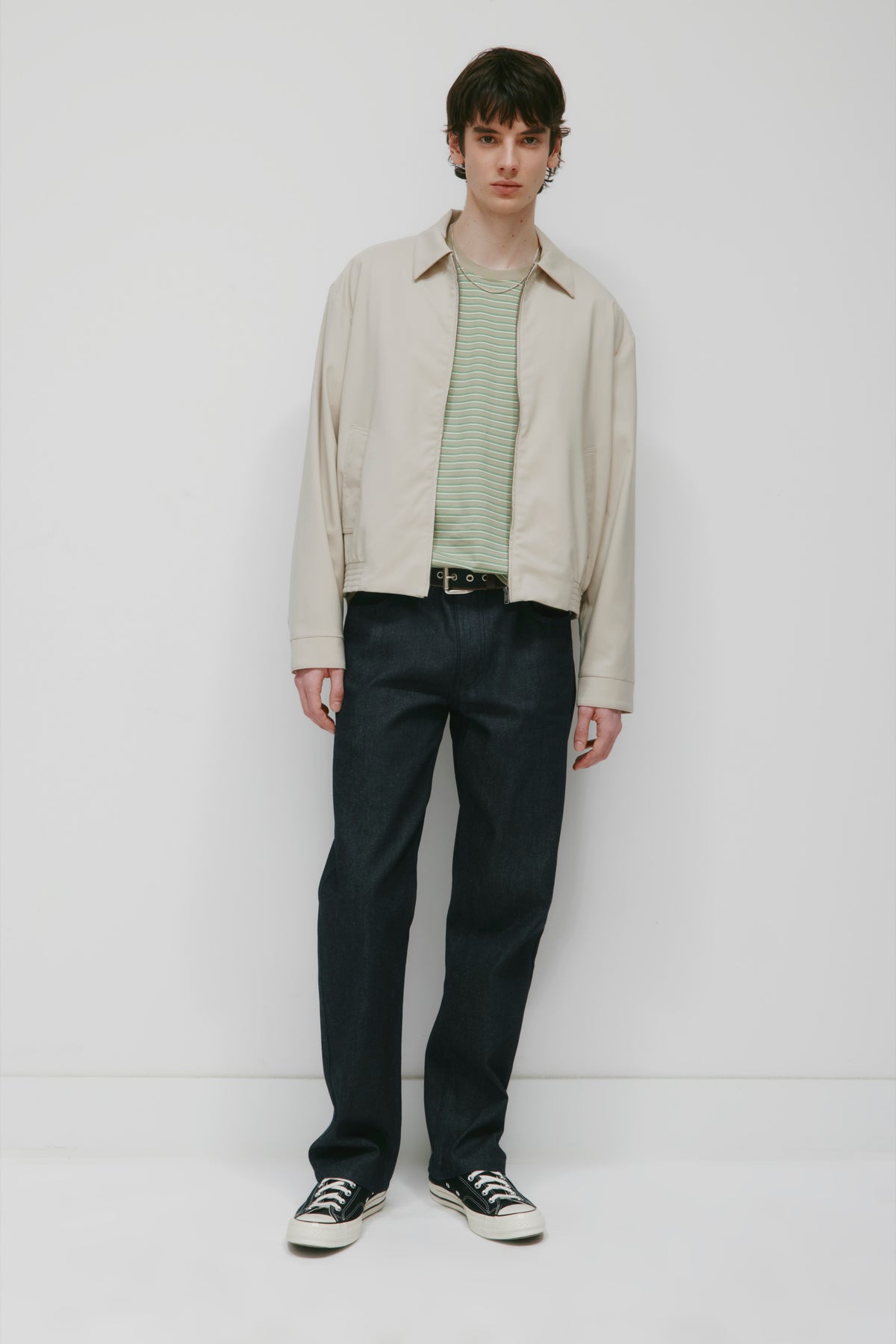 Model is 6'1.5” and is wearing a size M.