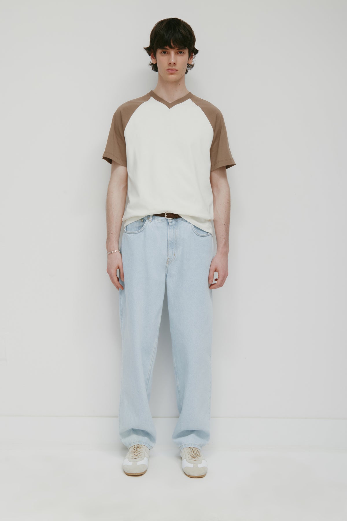 Men's Varsity V-Neck in Marshmallow/Taupe