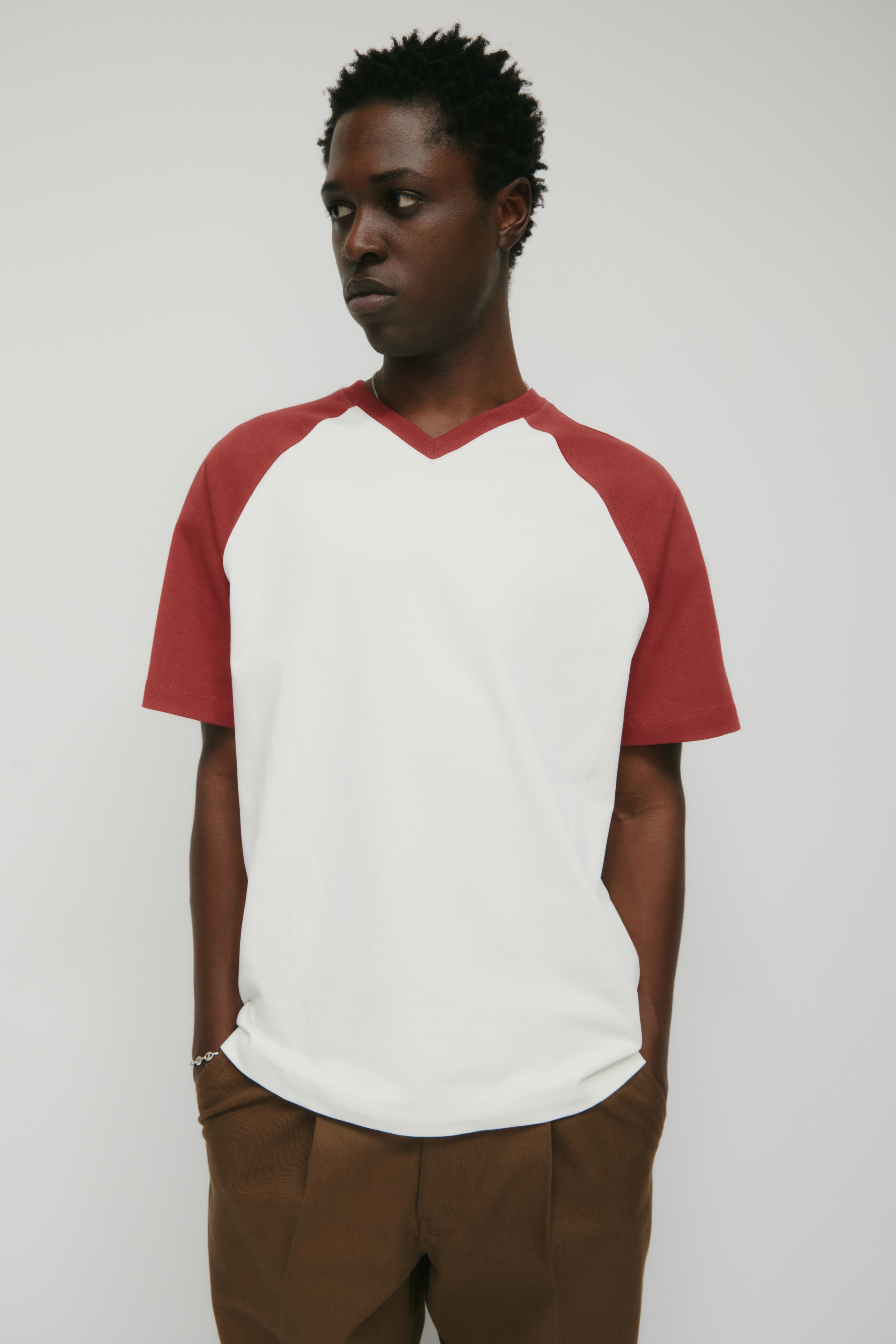 T-shirt à col en V pour homme en guimauve/Yakimo