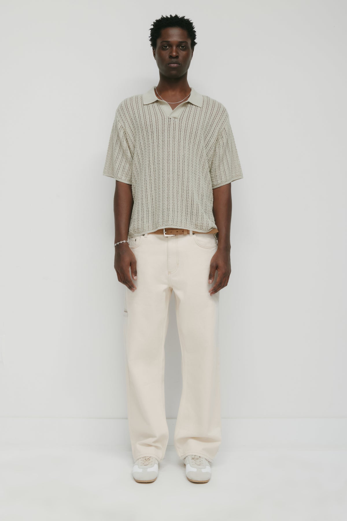 Model 6.2" and is wearing a size 32.