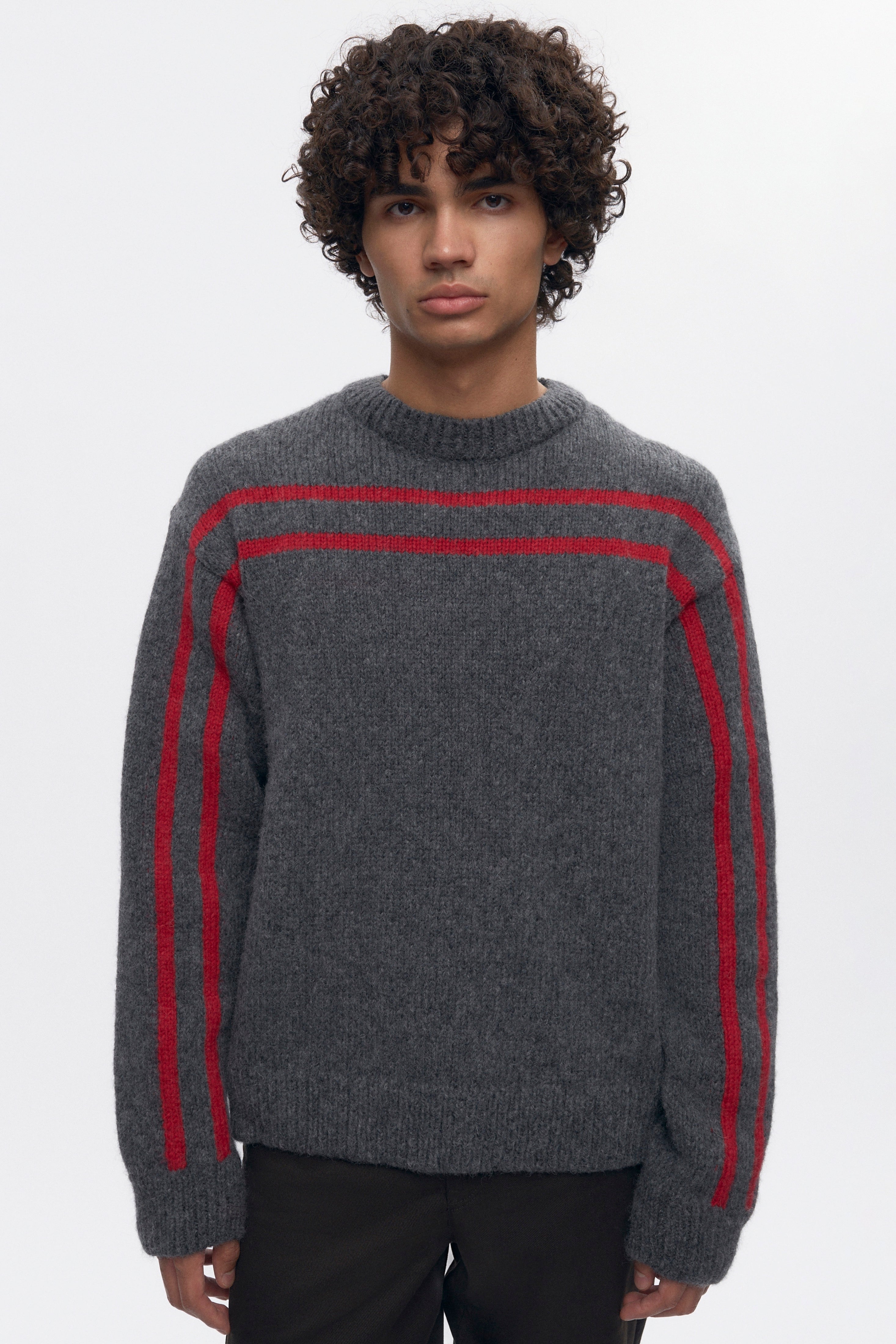 Pull à col rond Ali pour homme en charcoal/Rouge vif