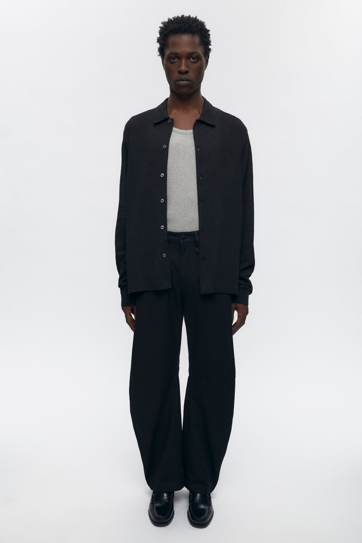 Jonathan is 6’2, is a regular 32 and is wearing a 32.