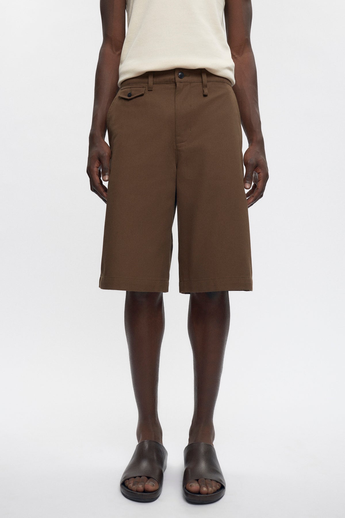 Twill Bermuda Shorts in Walnut