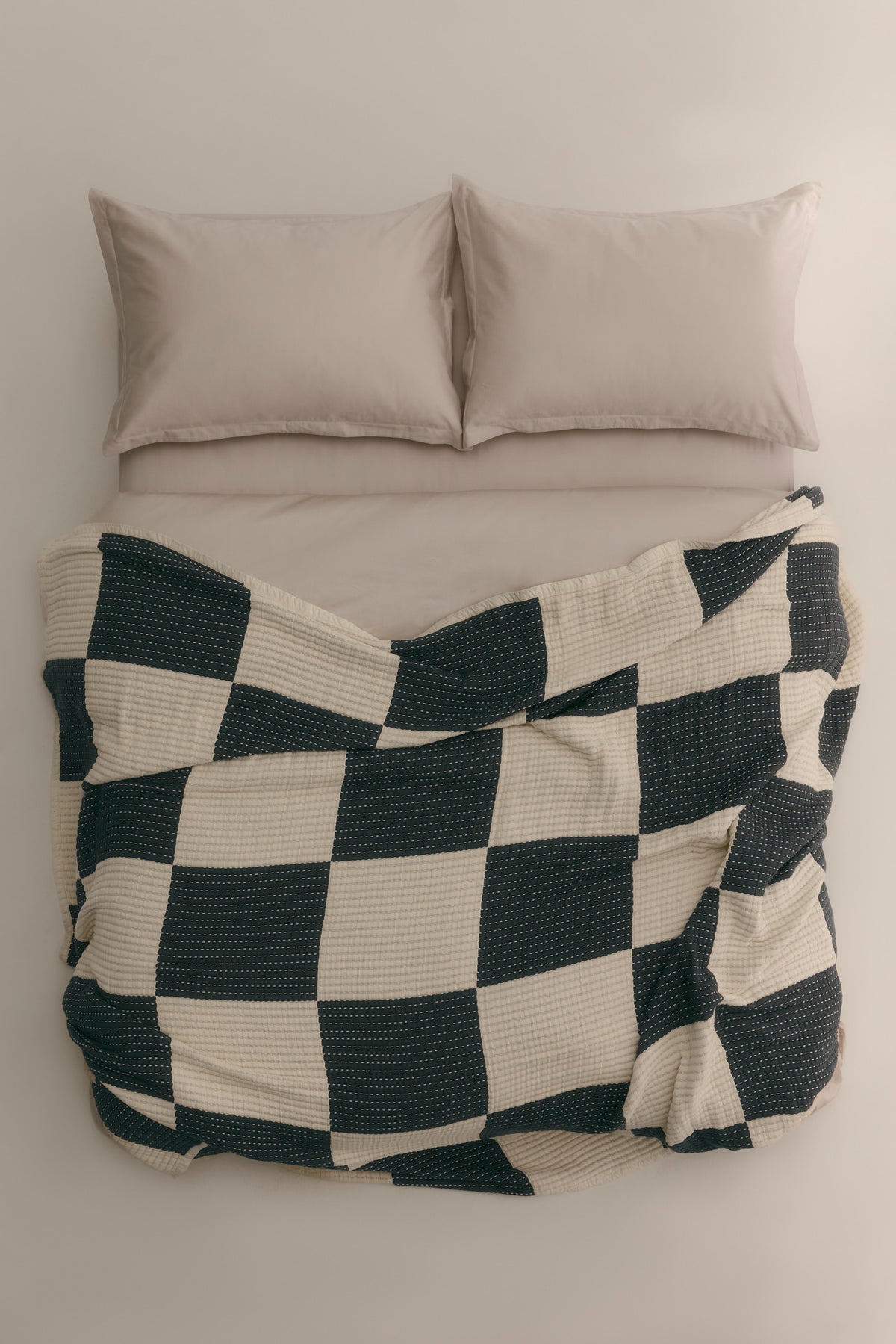 Patchwork Quilted Comforter in Natural/Pine