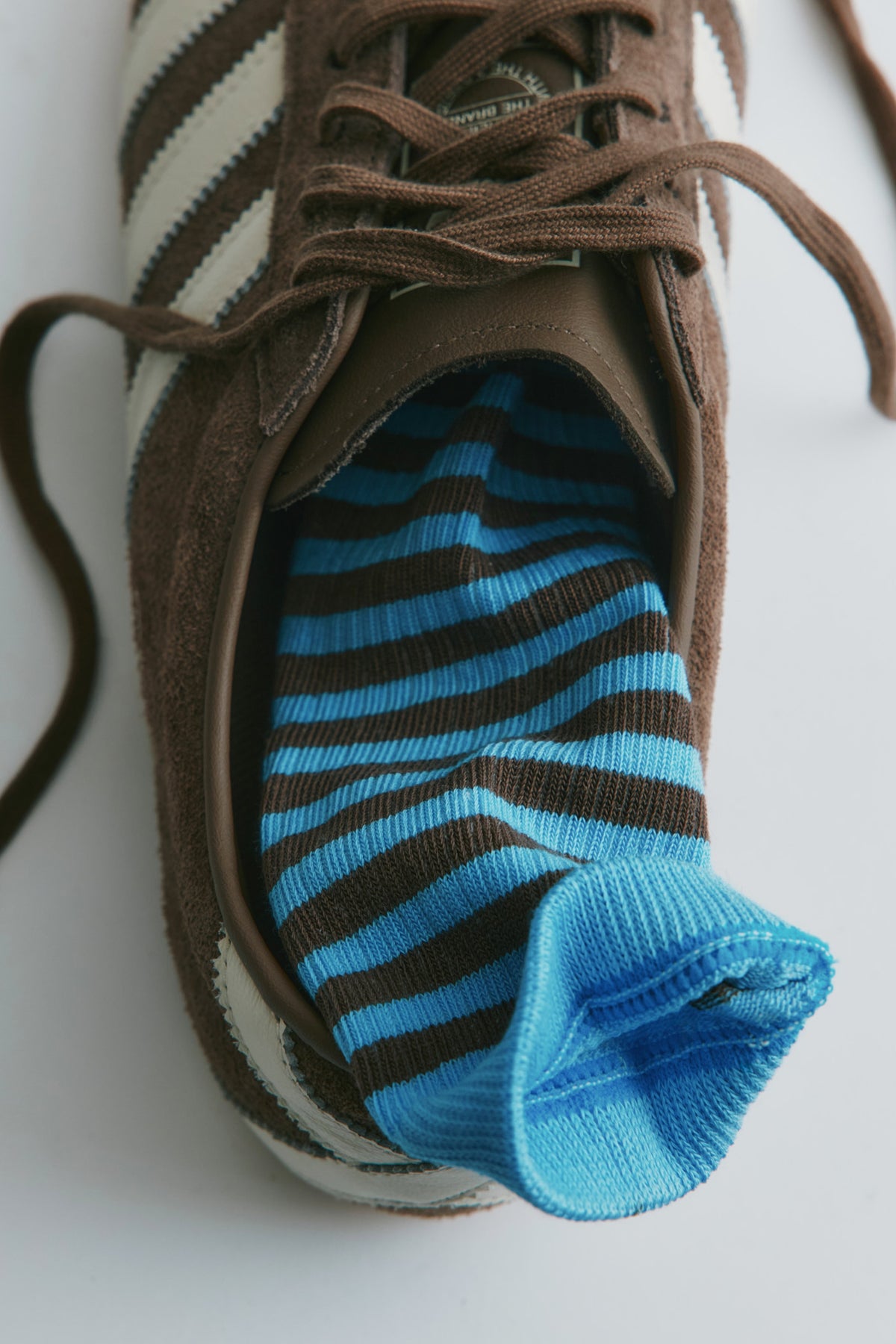 Chaussettes courtes à côtes en rayures azur/écorce