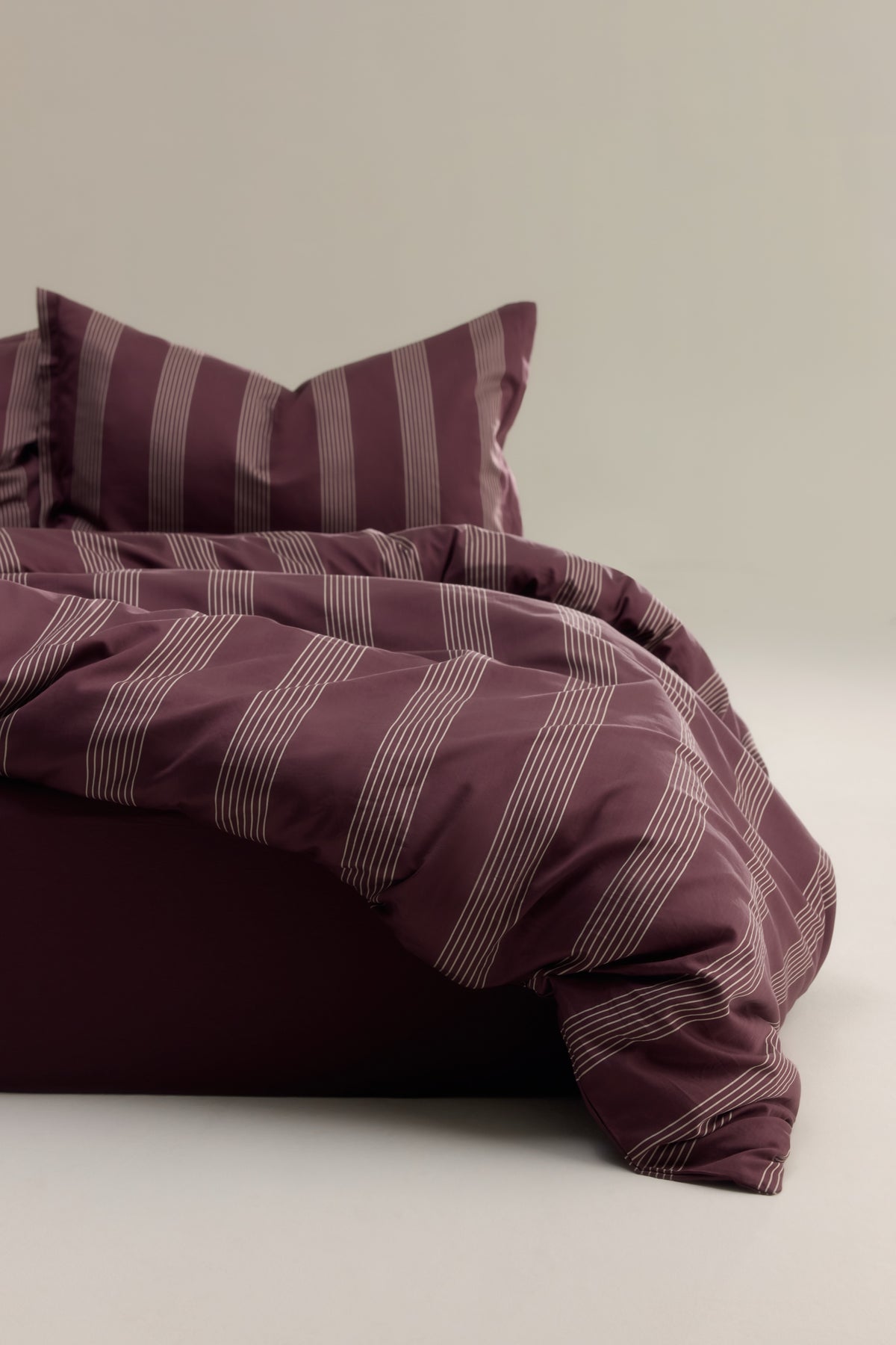 Housse de couette et taies décoratives en prune chocolat/Cachemire