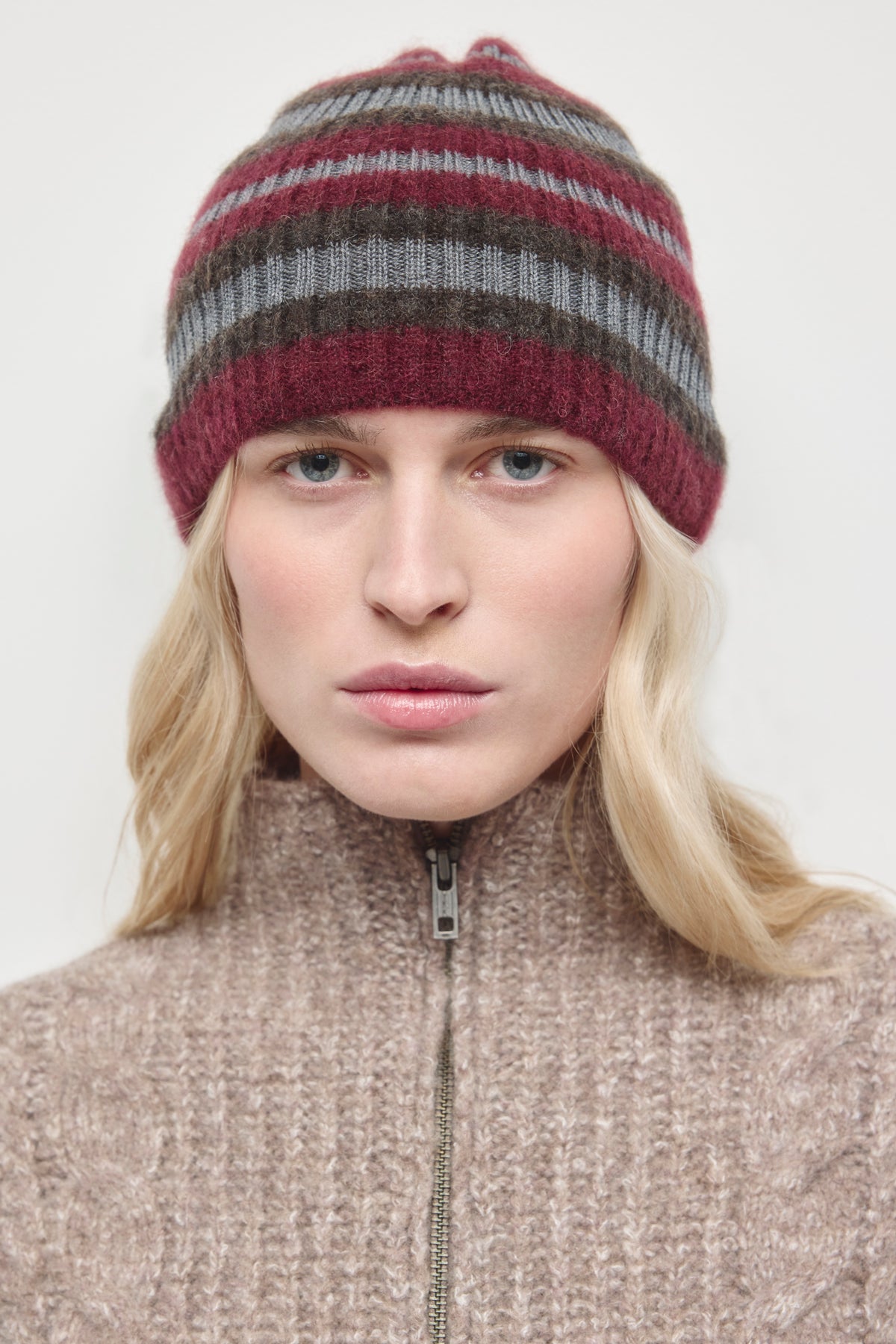 Sukun Fuzzy Beanie in Tawny Port/Charcoal/Graphite